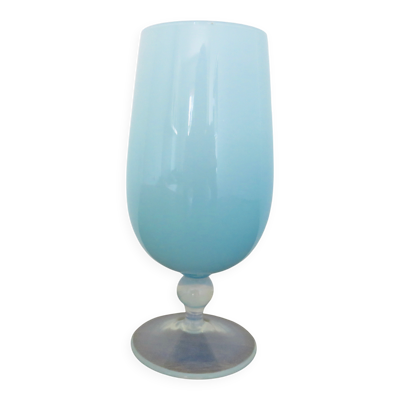 Vase en opaline bleue pâle, verre opalescent, années 60 70
