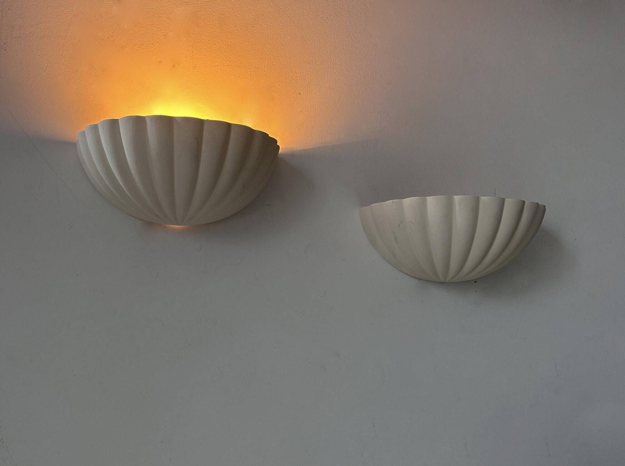 Pair of vintage shell wall lights, cream white, France 1970.