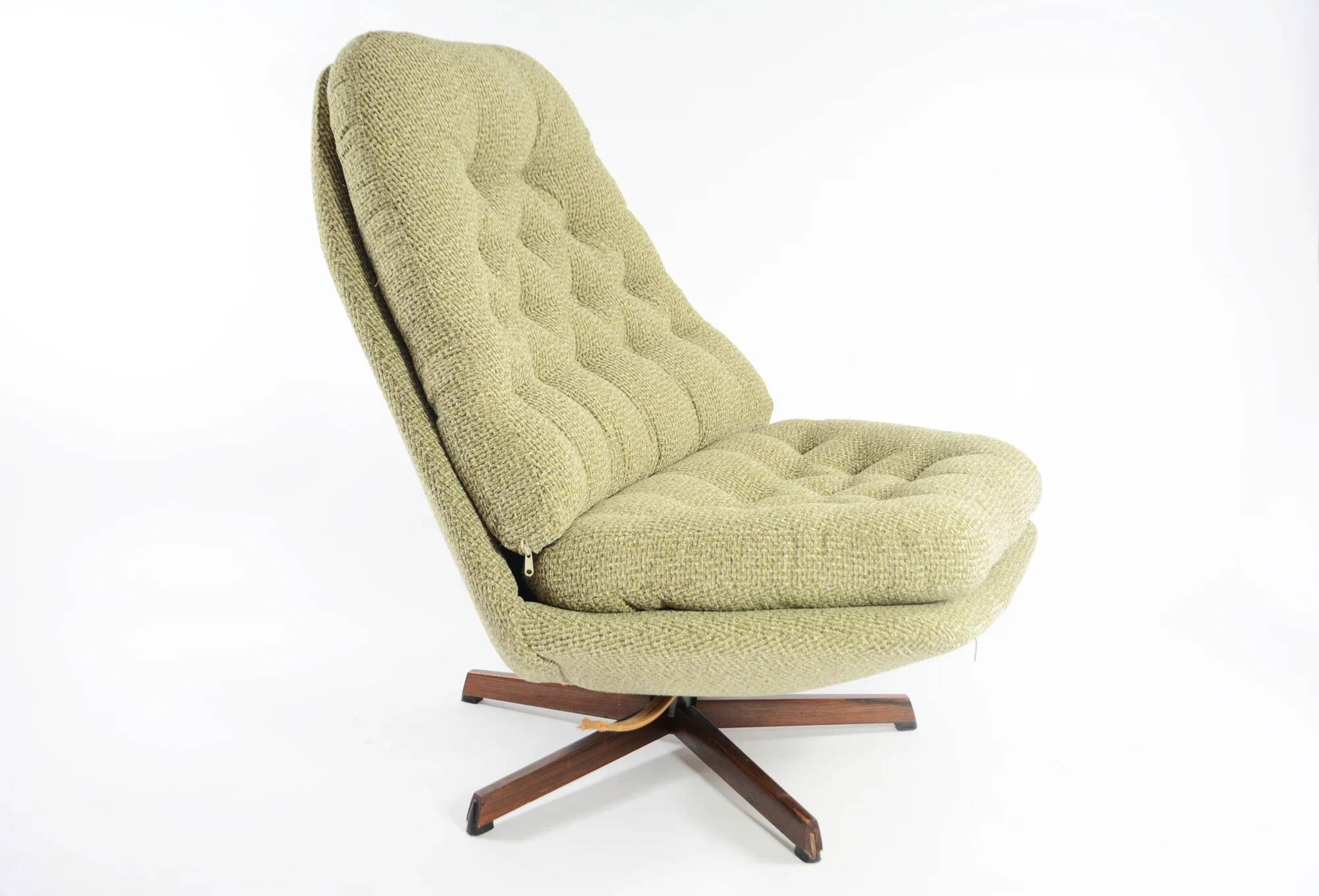 Green swivel Scandinavian armchair