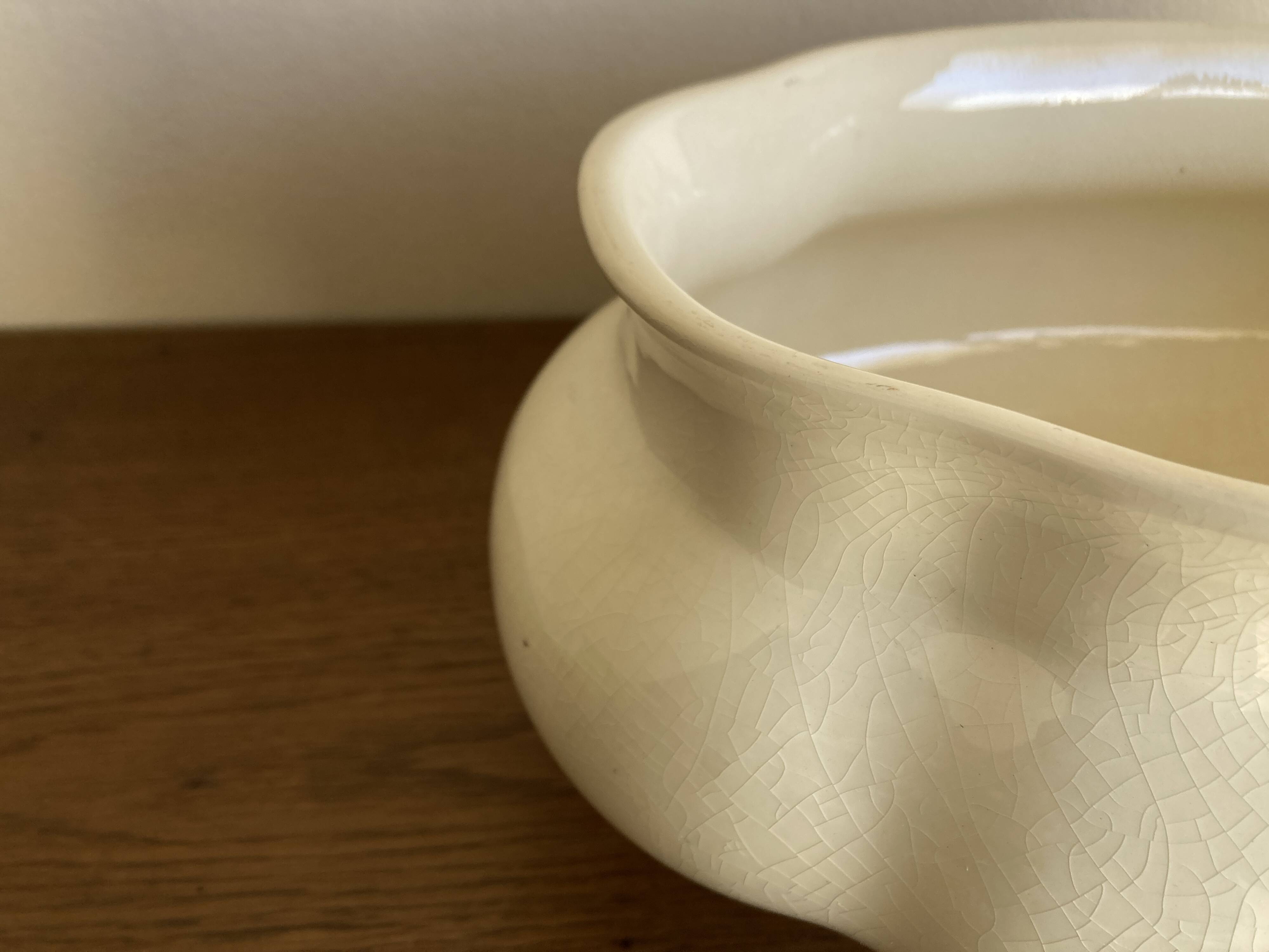 Neo-classical planter in ivory earthenware with XXL gadroons, 1950s