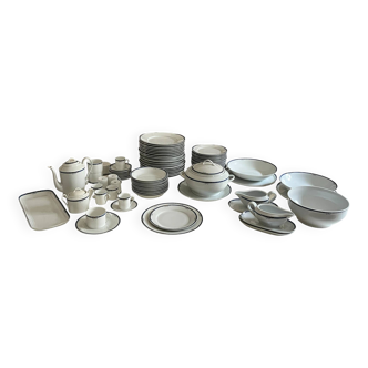 Limoges, large porcelain table service 98 pieces 20th century