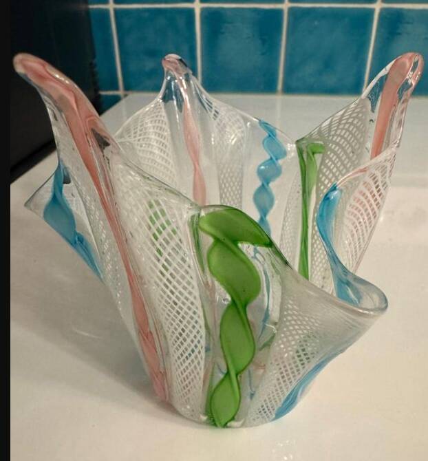 Vase en forme de mouchoir, années 50, Murano, Italie