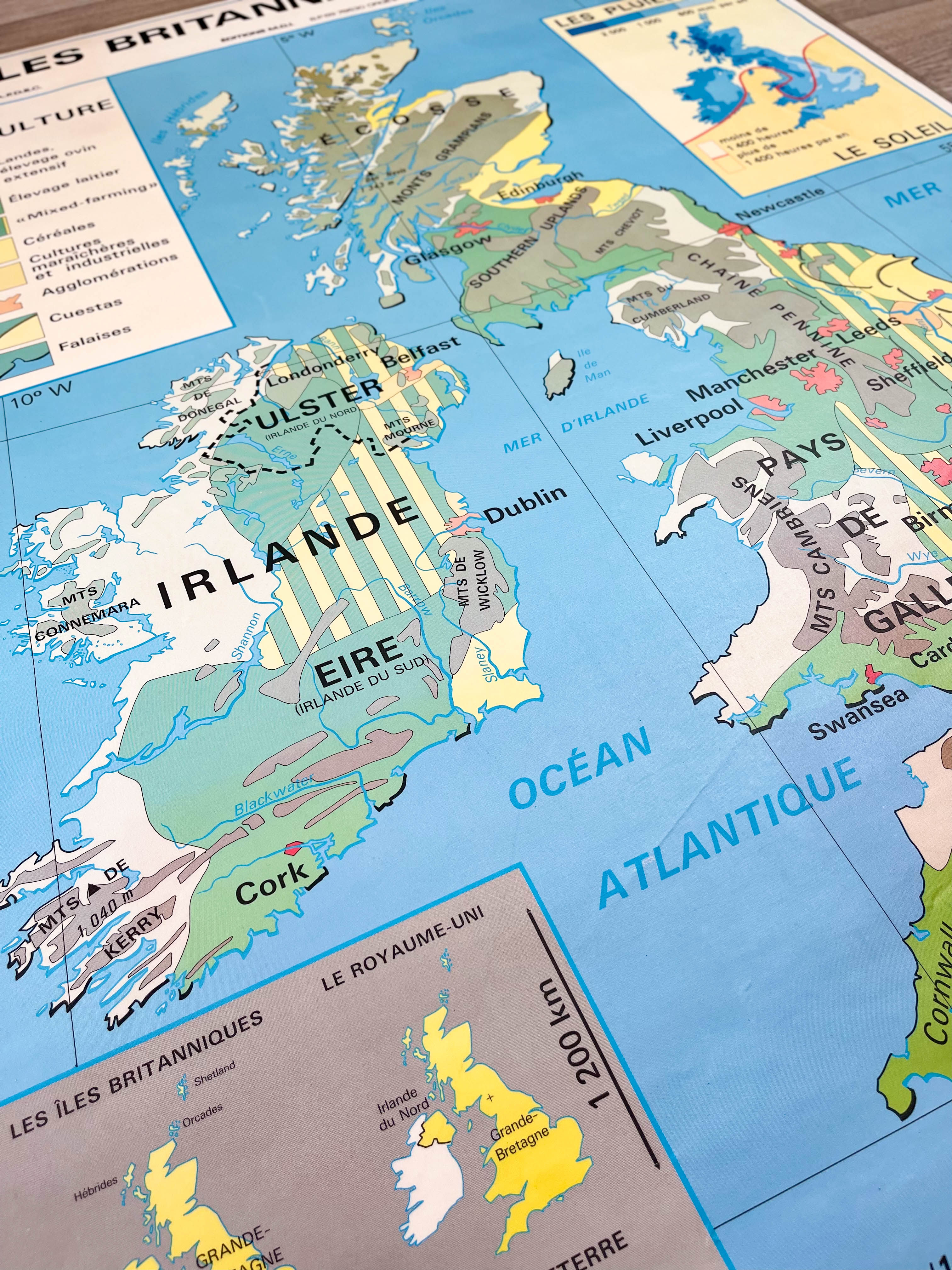 Vintage school map of the British Isles, mid-1982