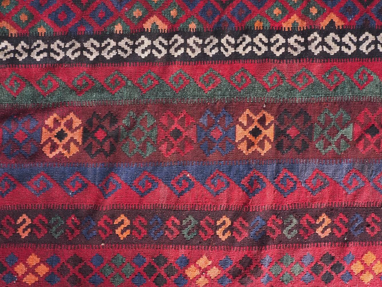Vintage wool kilim rug
