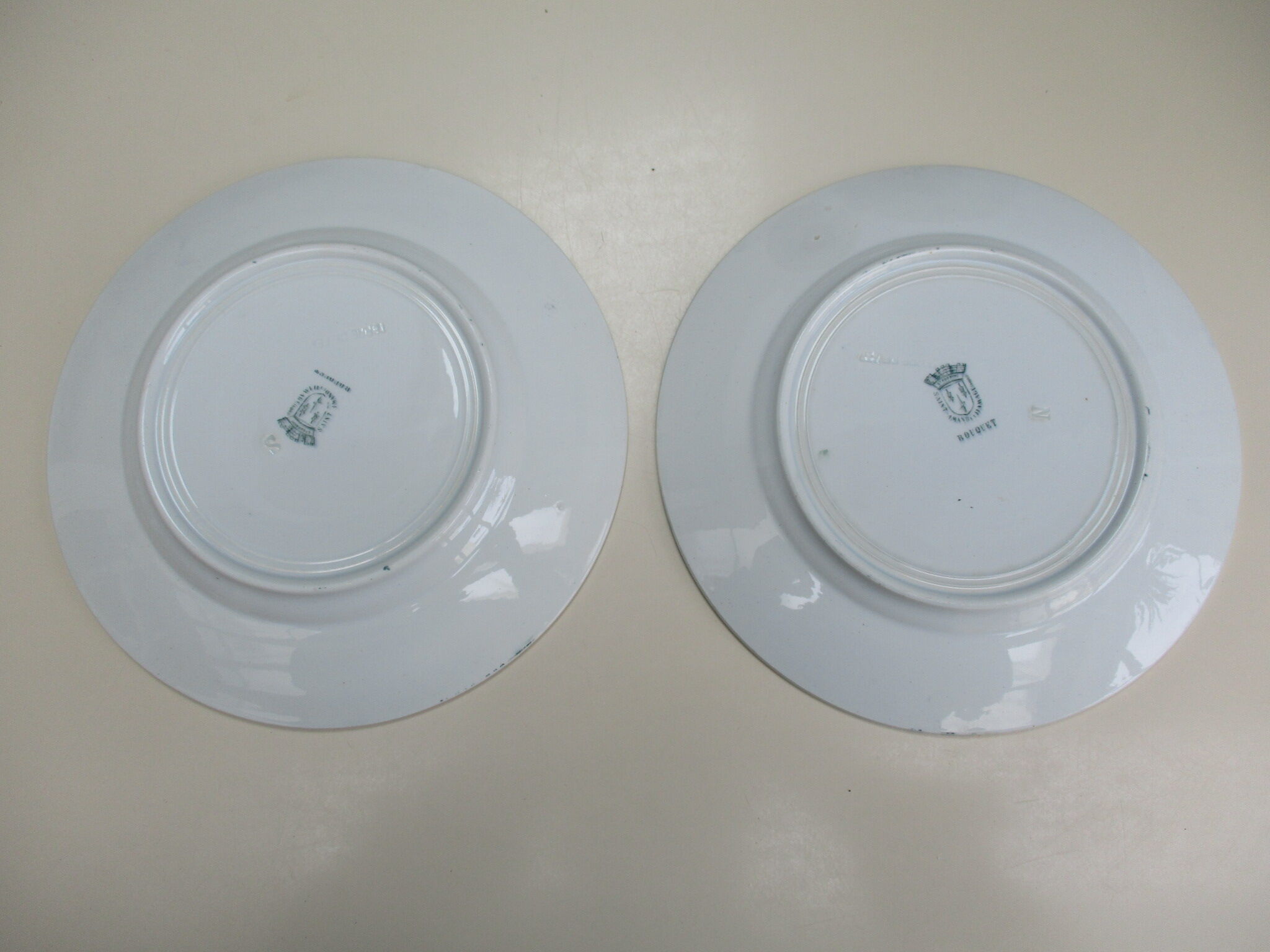 Terre de fer Saint Amand Hamage plates