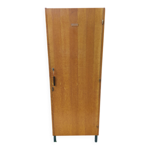 Armoire d'internat, penderie,