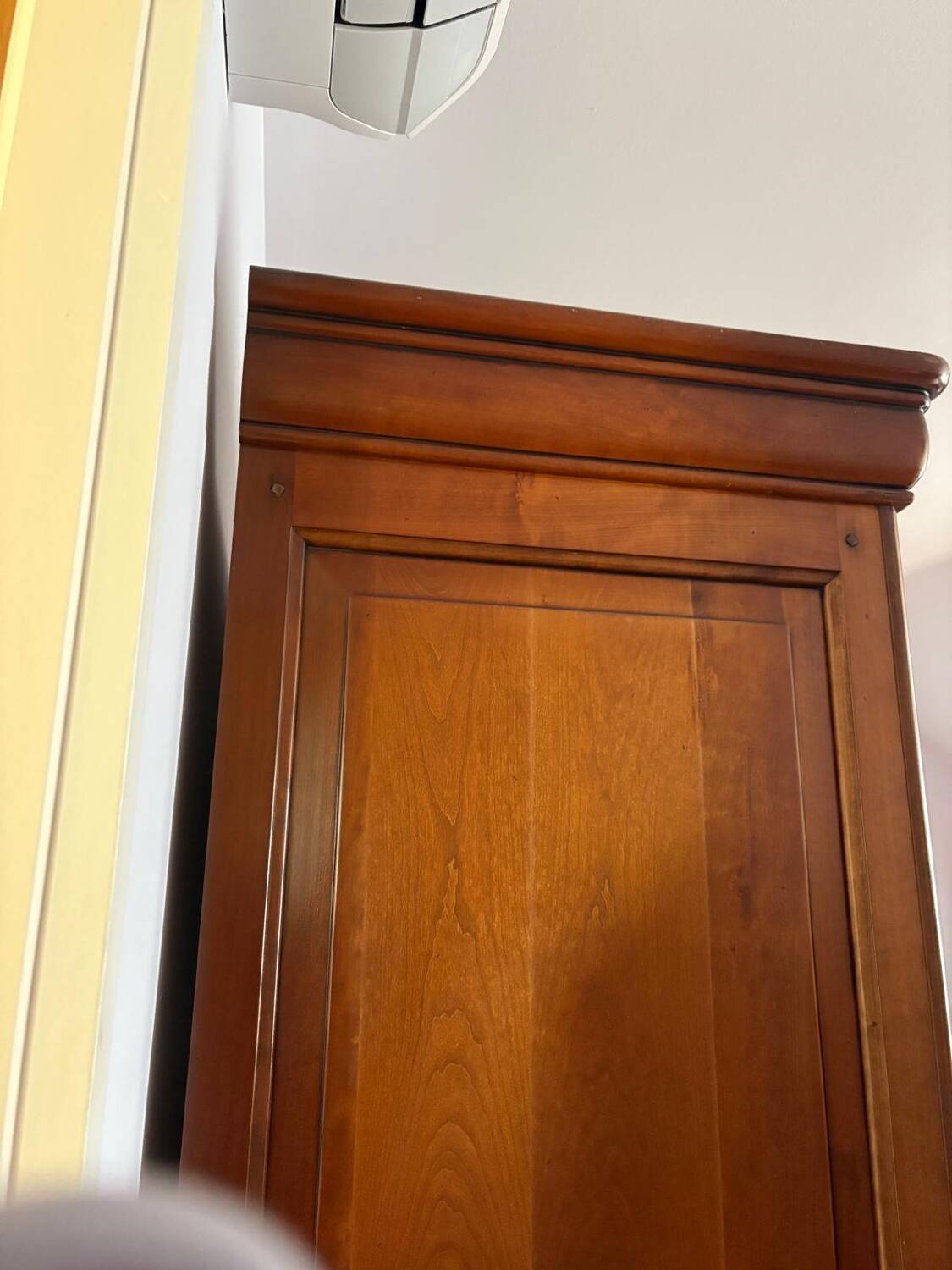 Armoire de style Louis Philippe