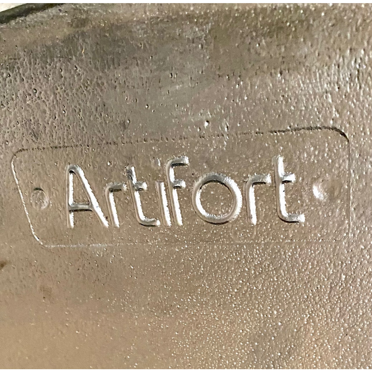 Round coffee table by Pierre Paulin for Artifort, 1990