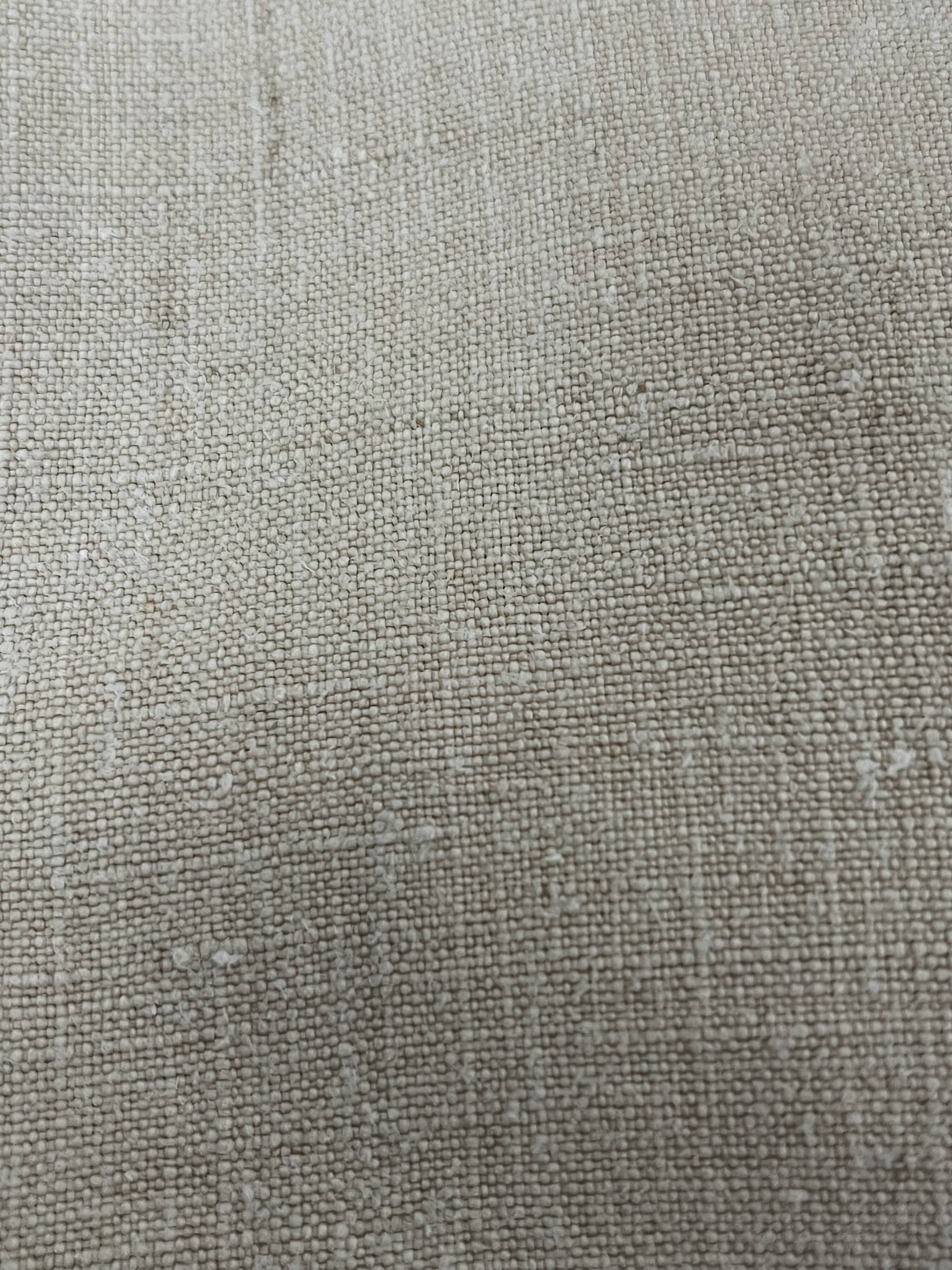 Drap en lin brodé avec monogramme MR