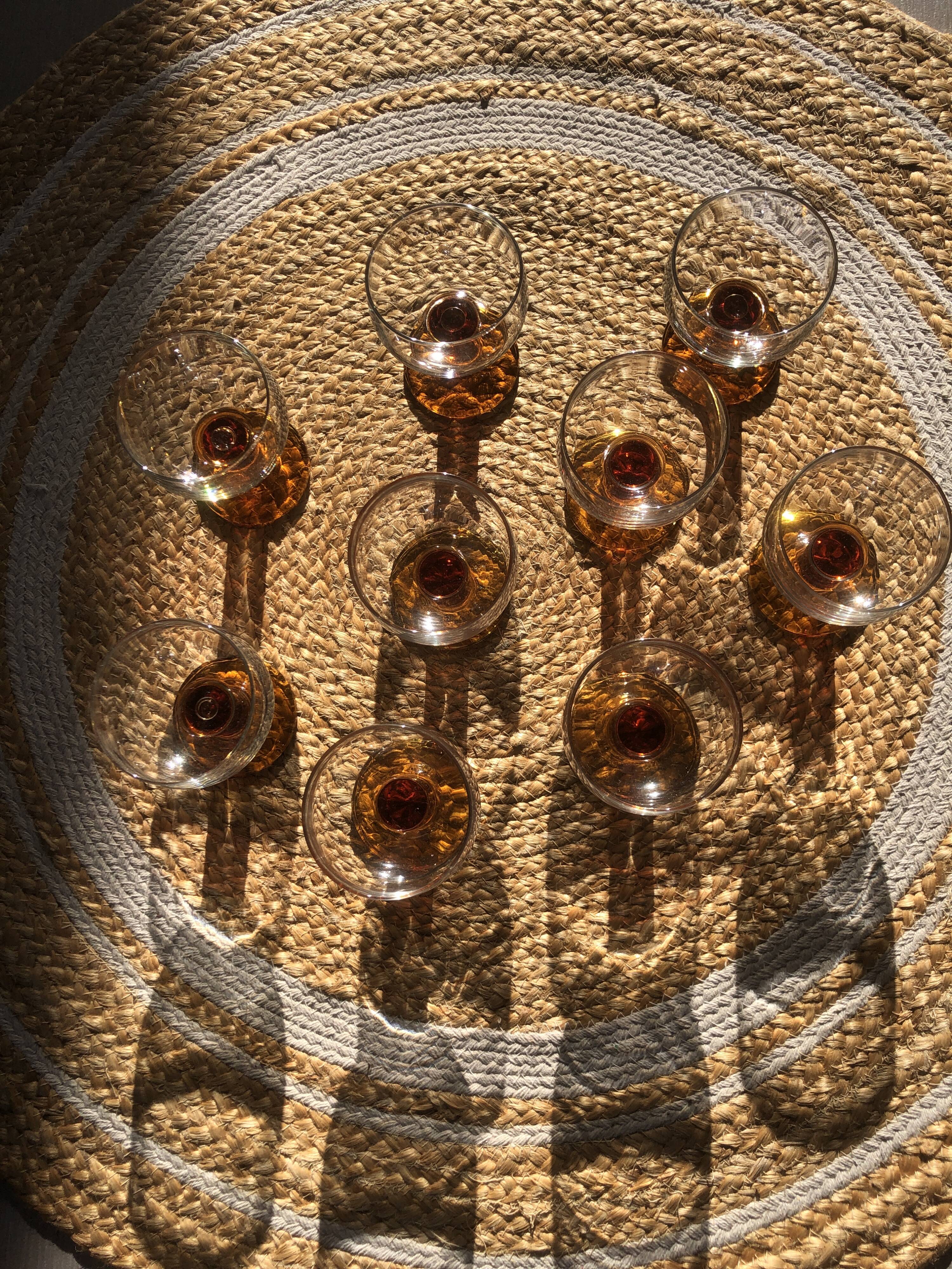 Lot of 9 glasses/cups from the 70s with amber feet