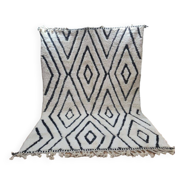 Handmade wool Berber rug 300 x 200 cm