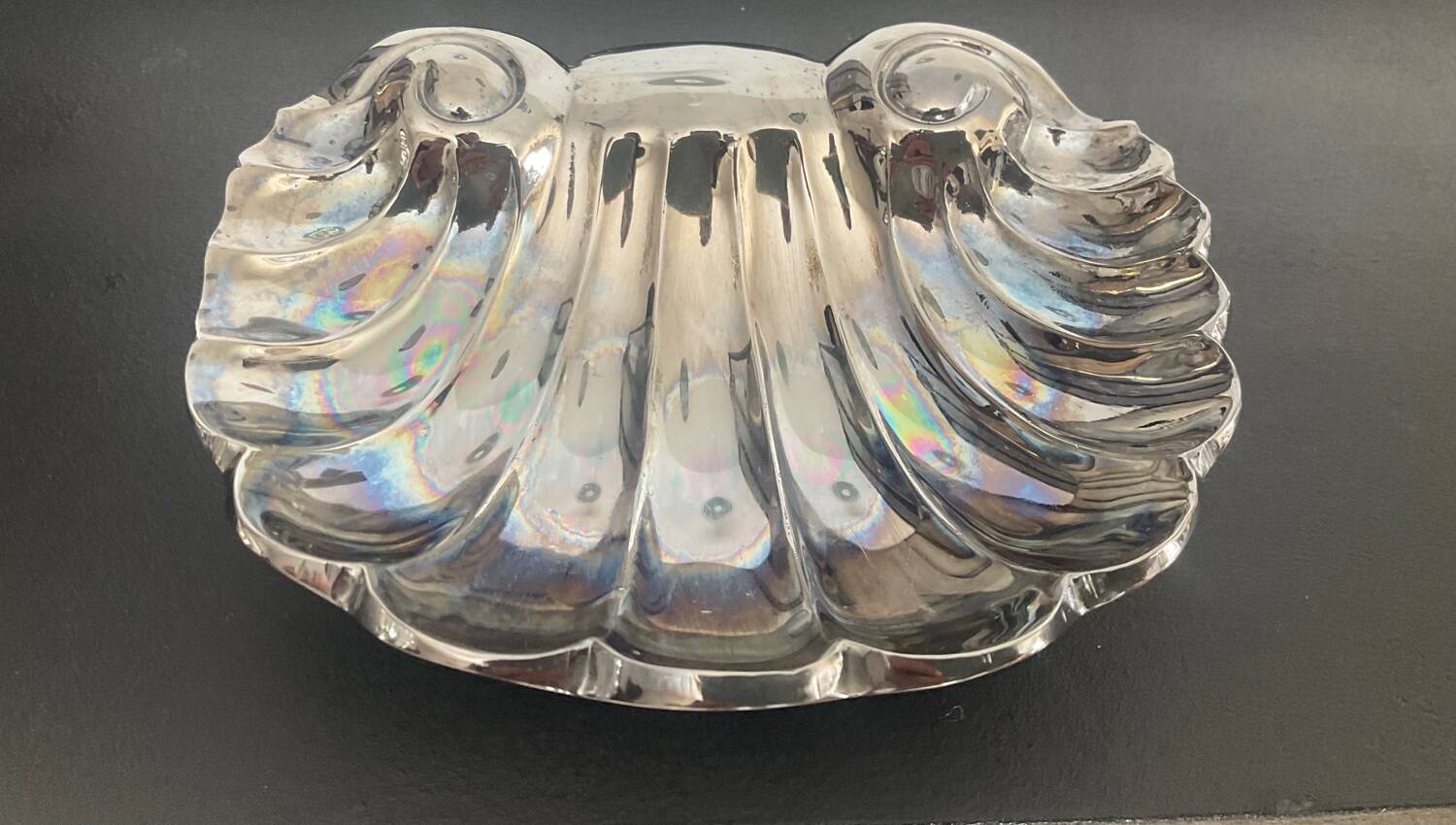 Vintage metal shell pocket