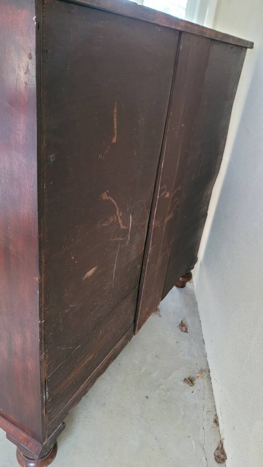 Victorian chest of drawers