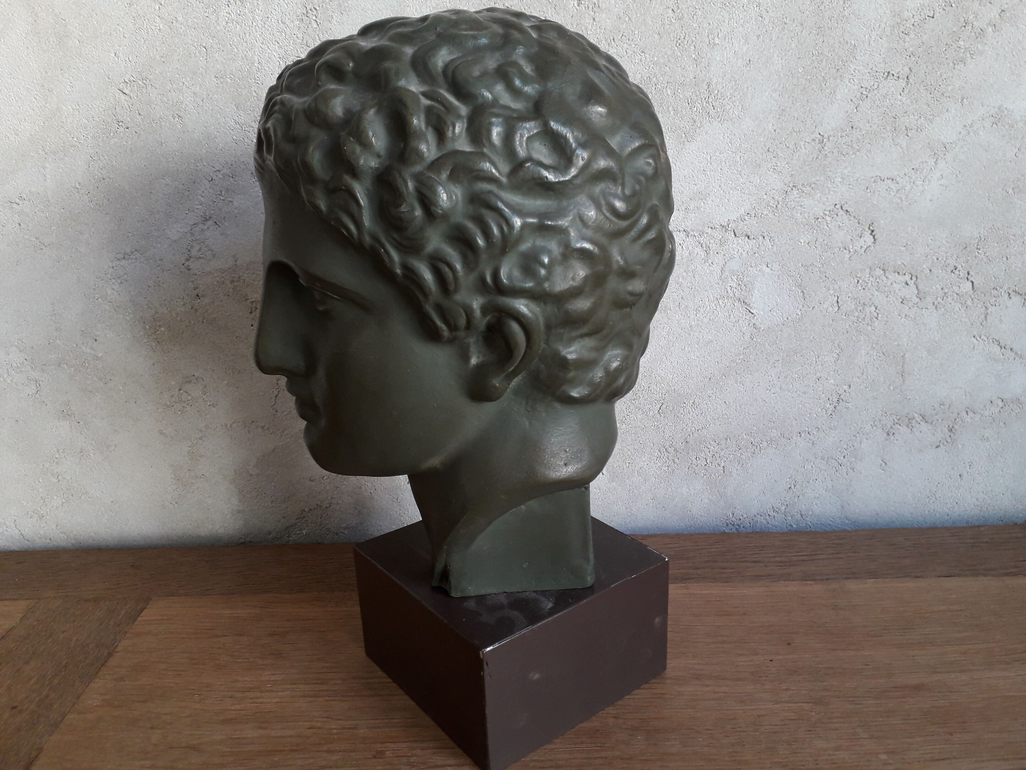 Tête en terre cuite, Grèce Antique