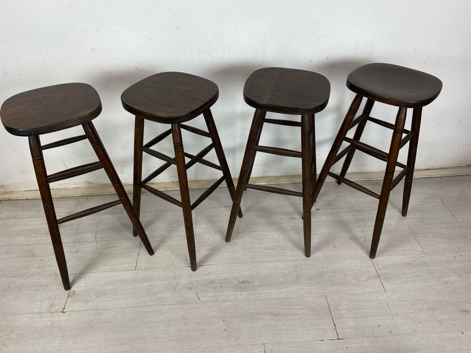 Bar stool