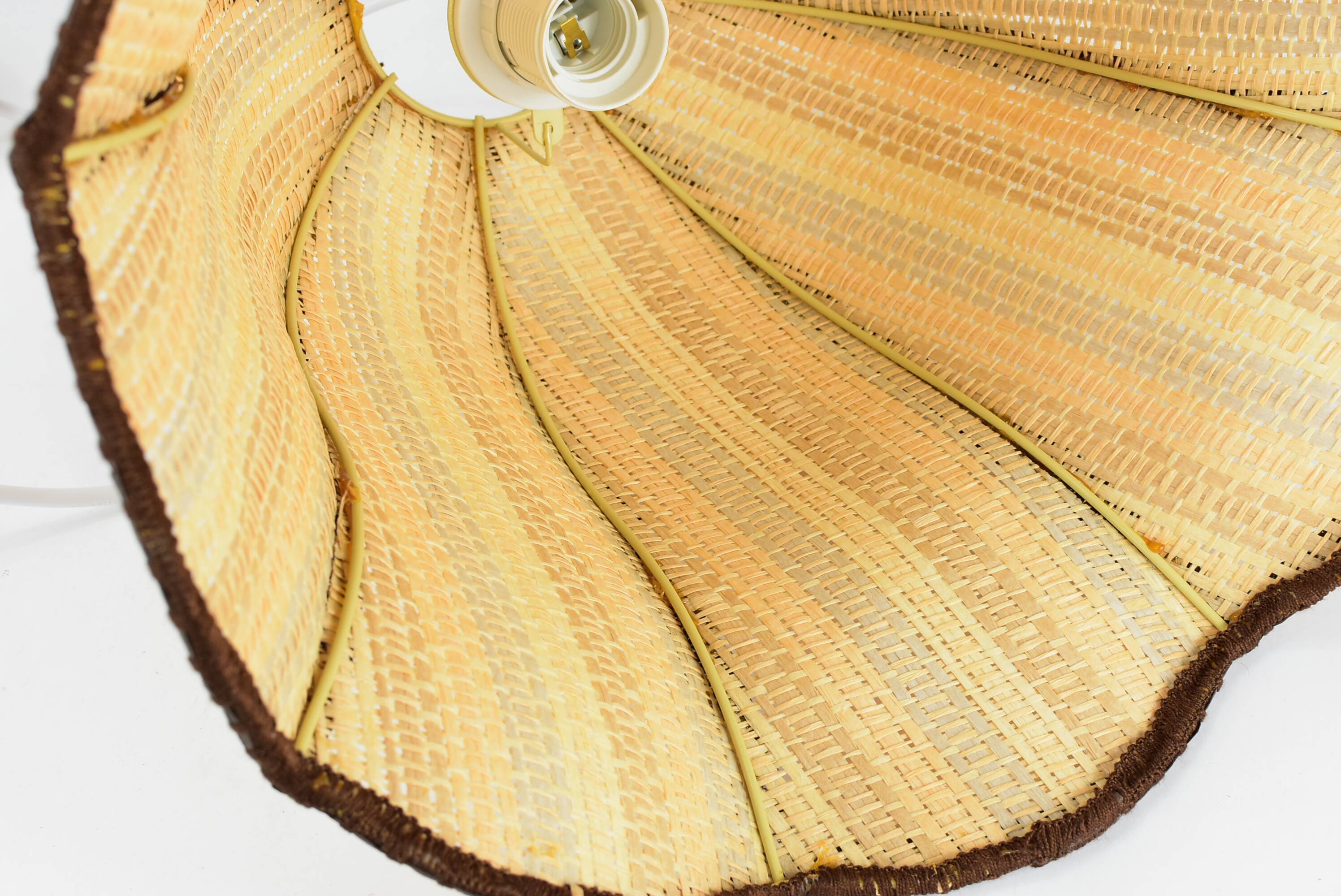 Suspension cannage vintage