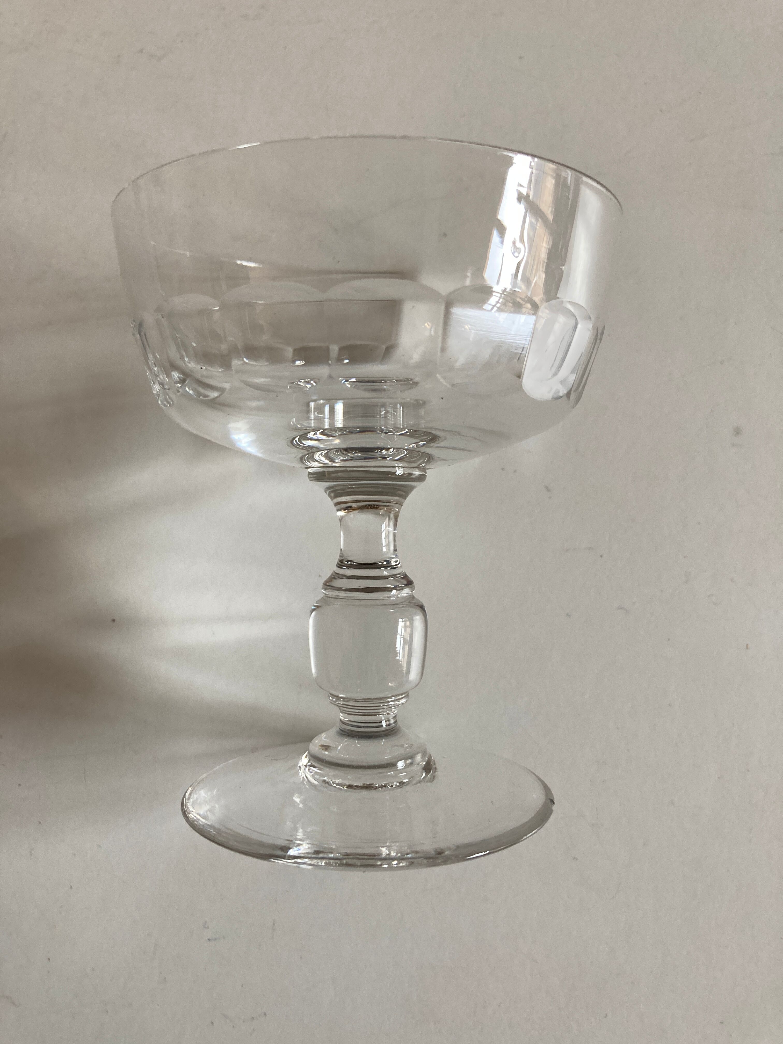 Set of 8 19th crystal crystal glasses with matching flat ribs