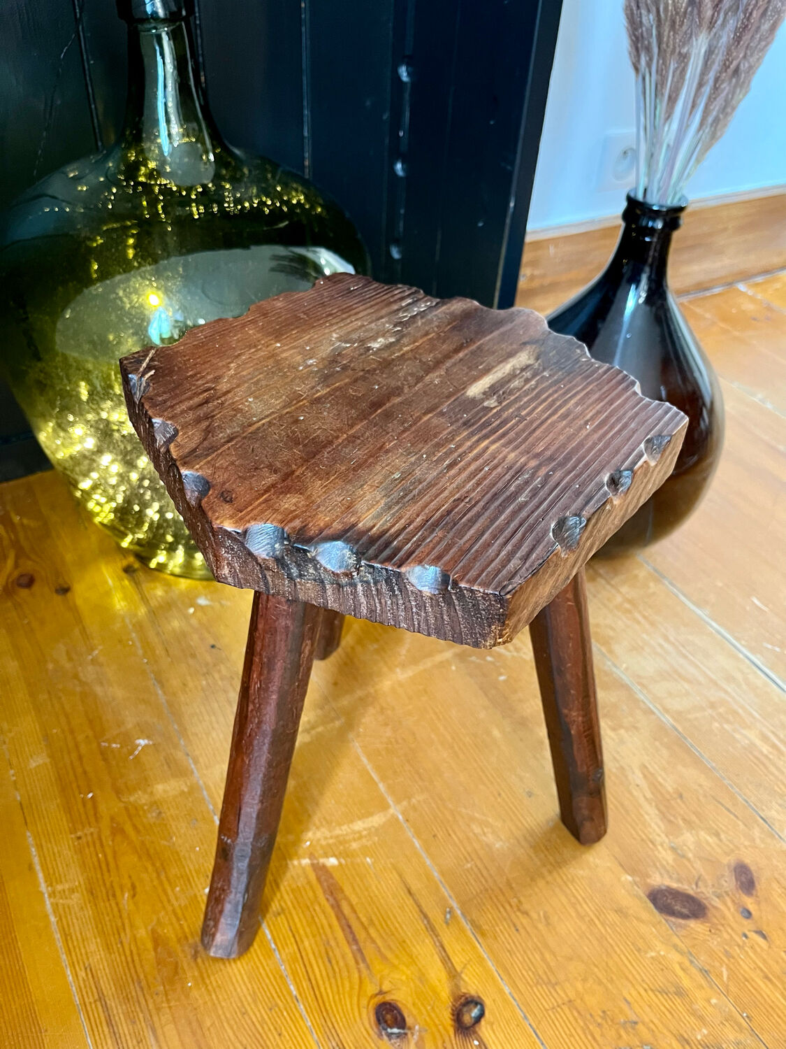Tripod stool