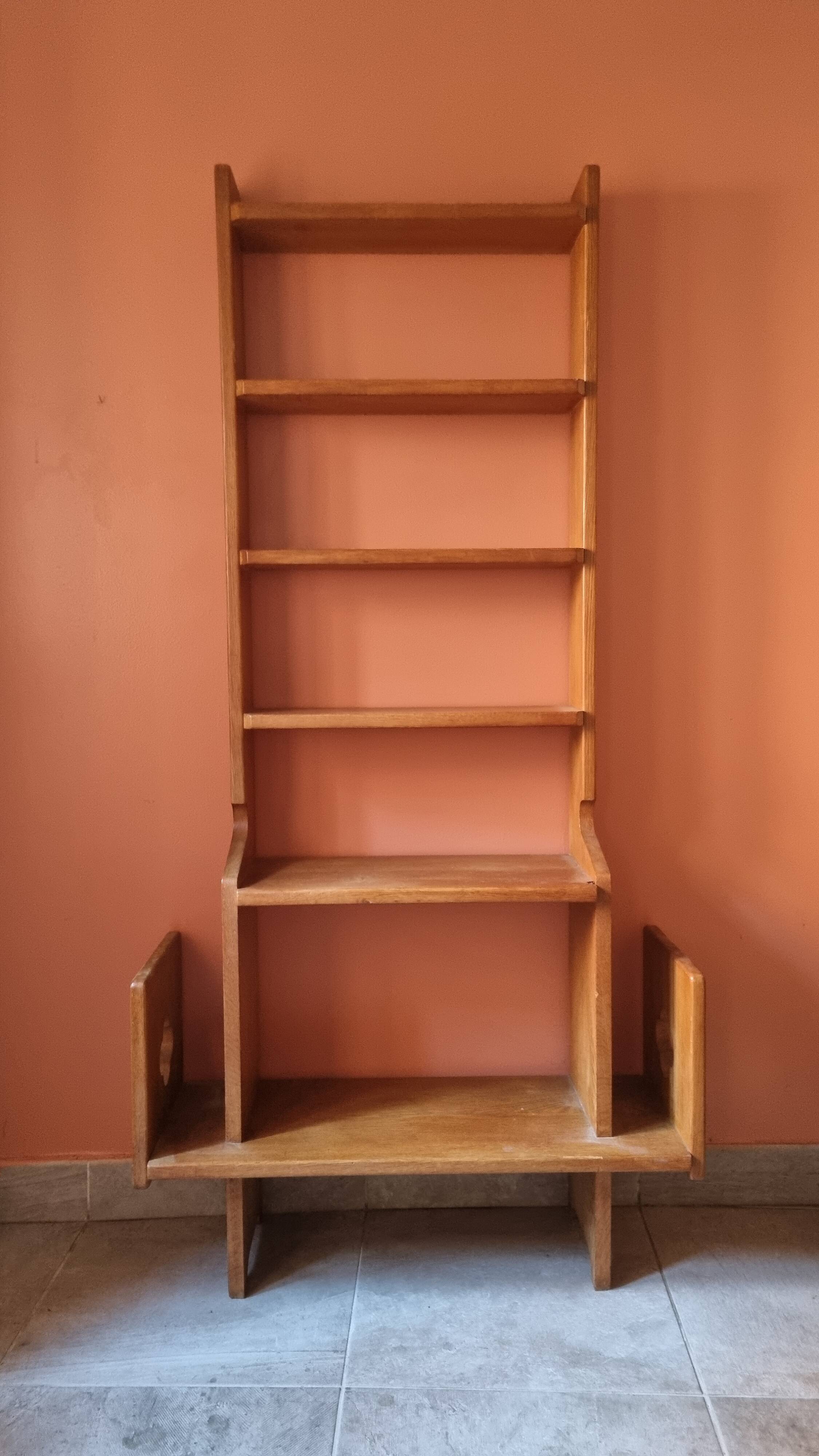 Guillerme and Chambron shelf