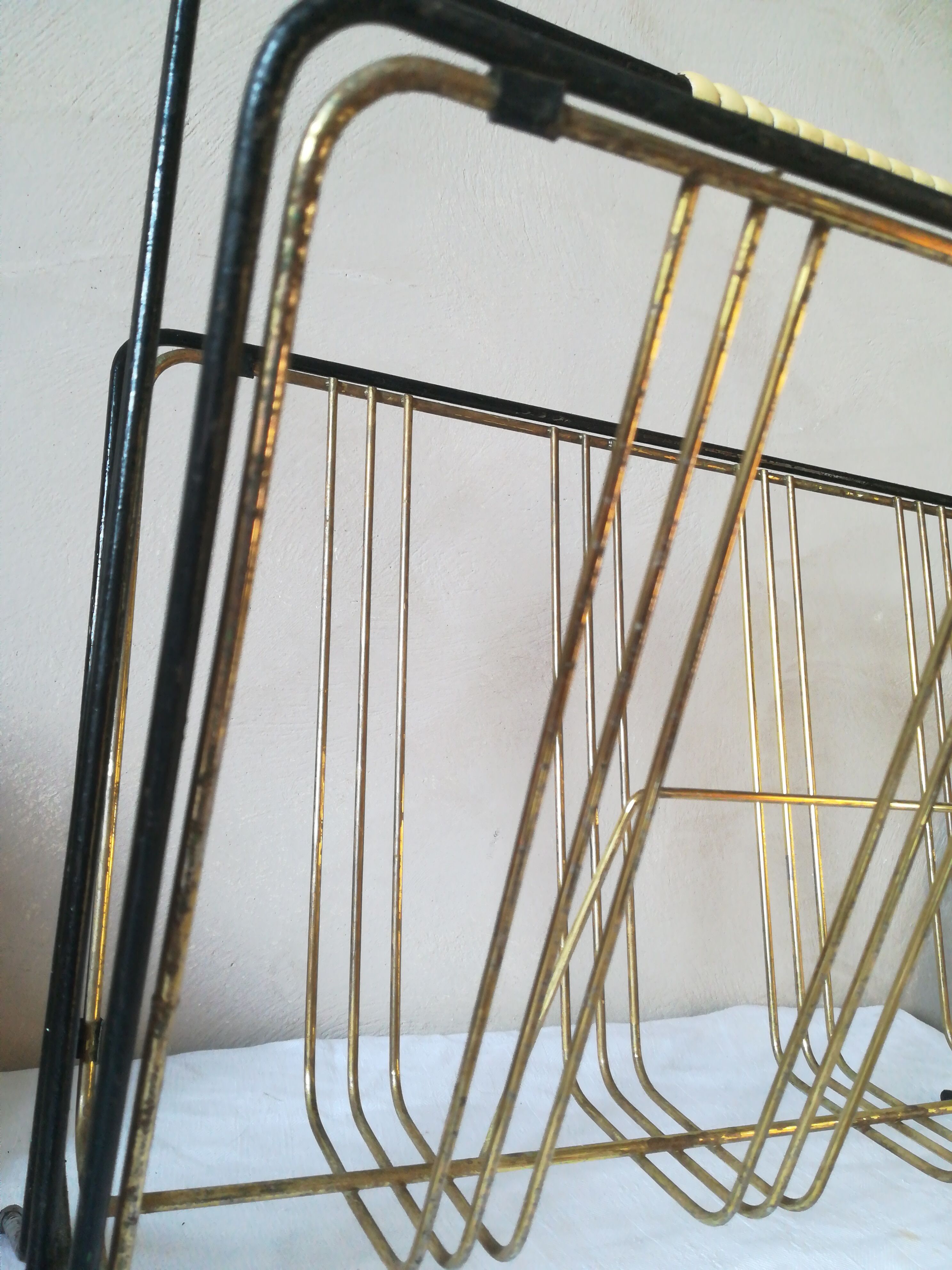 Metal magazine holder