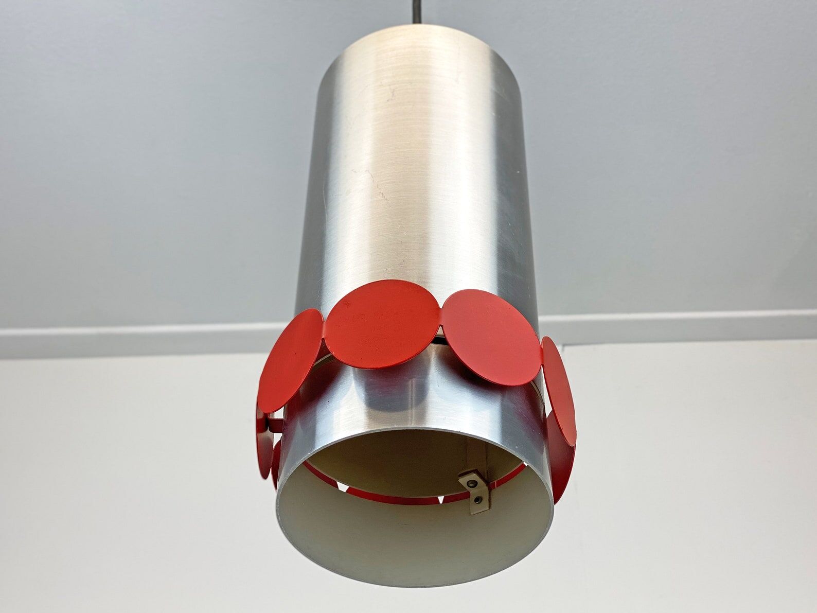 Rare mid century DORIA hanging lamp, Aluminium & red discs