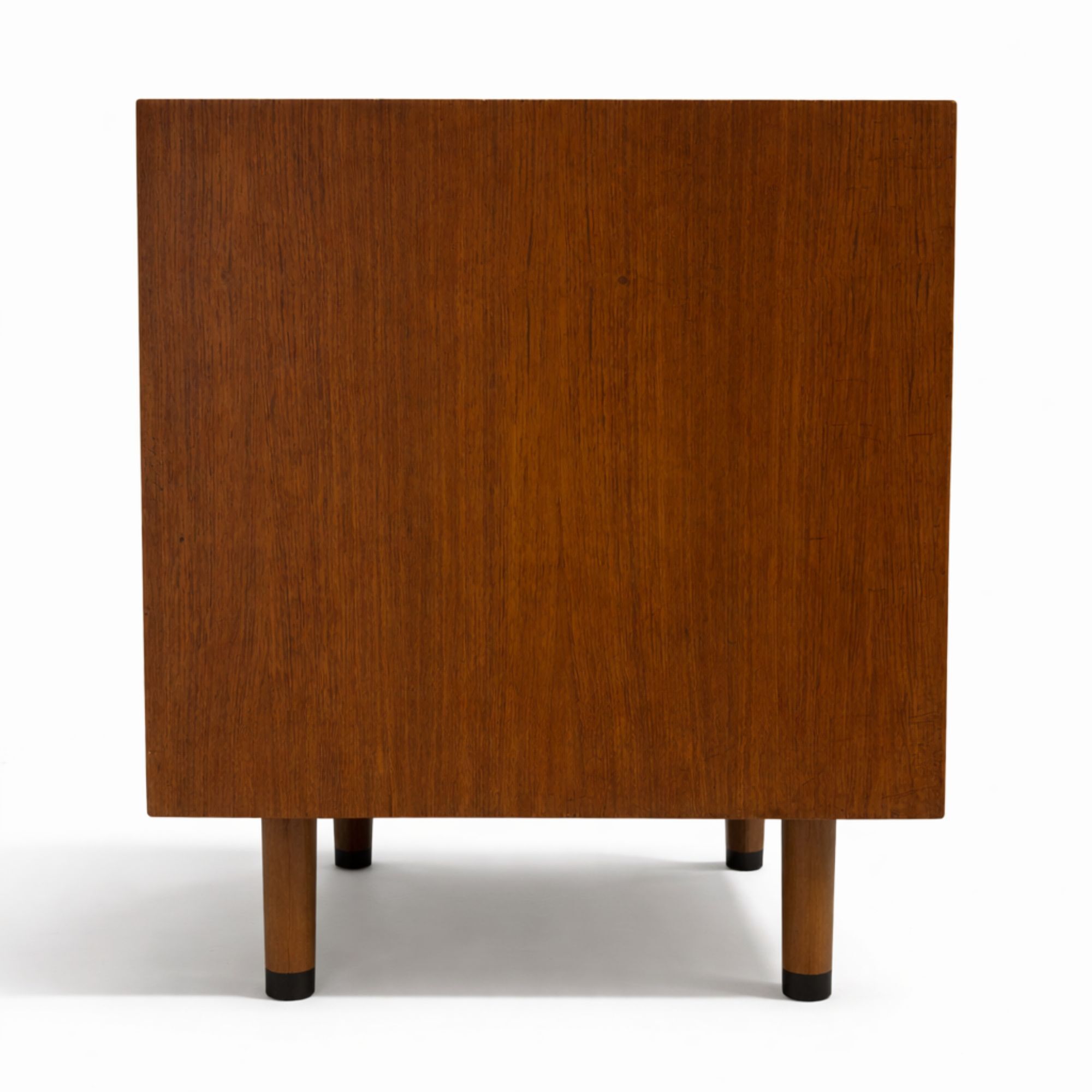 Commode mod RY250 par Hans J. Wegner