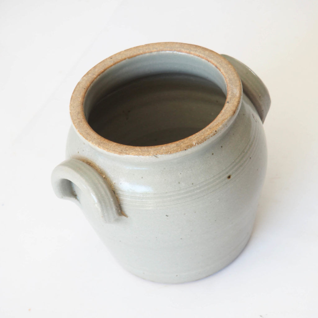 Gray sandstone pot