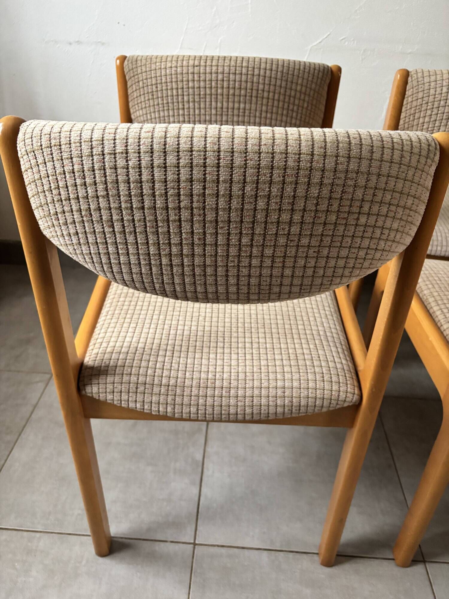 Set of 4 Scandinavian Baumann chairs in solid elm – 1970s