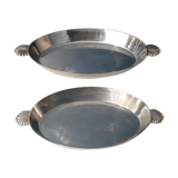 2 oval dishes . Silver metal