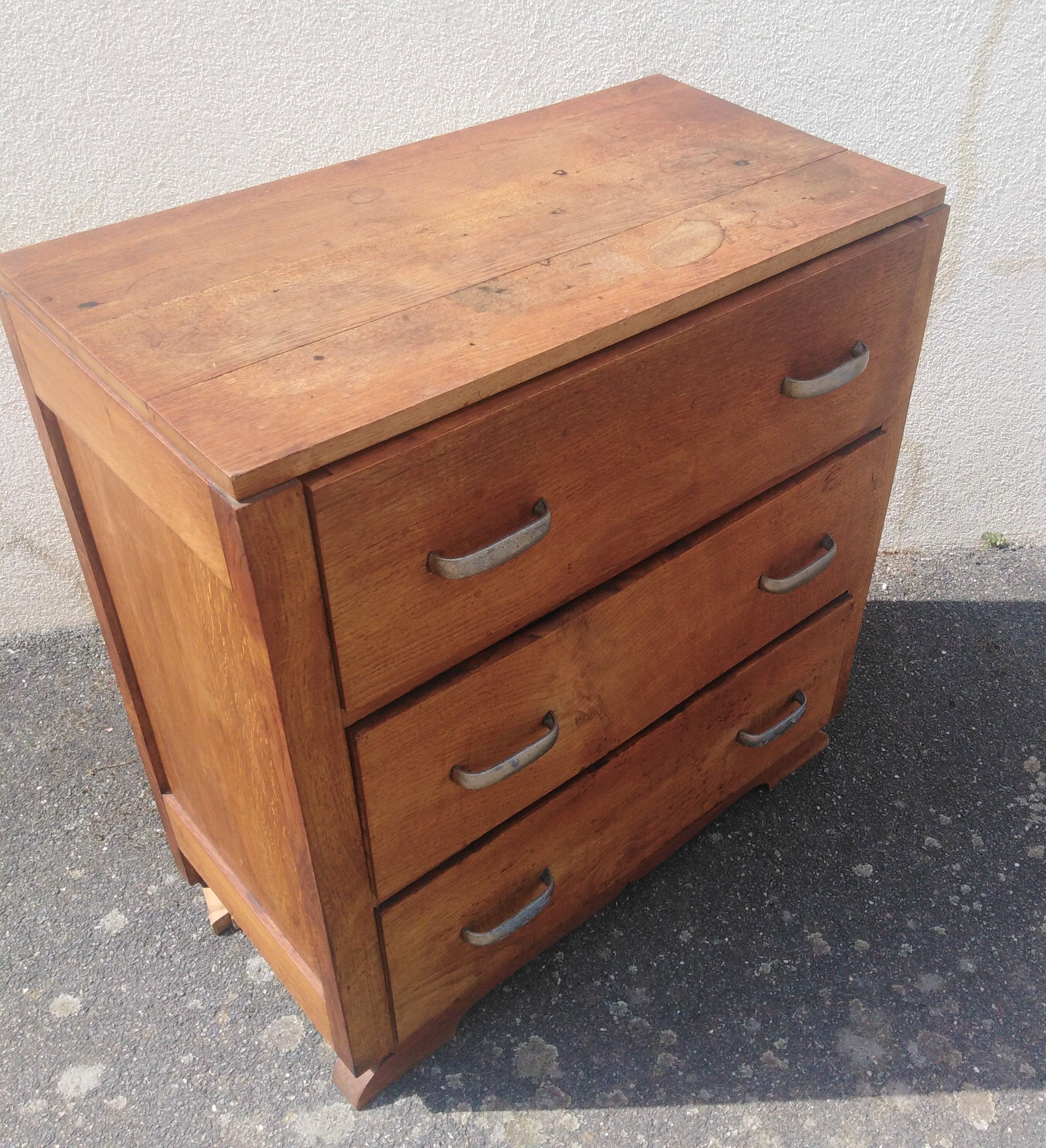 Art deco style chest of drawers
