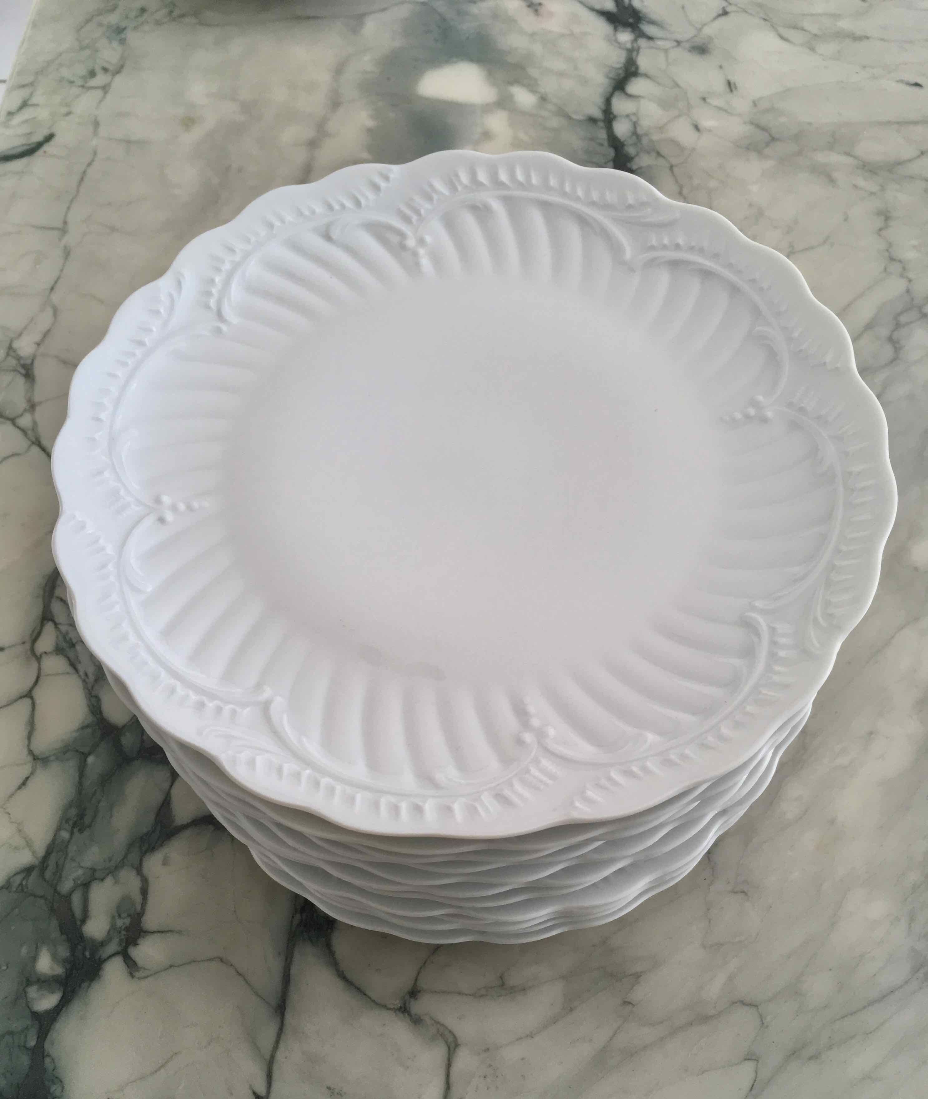 Set de 24 assiettes porcelaine fine de Limoges