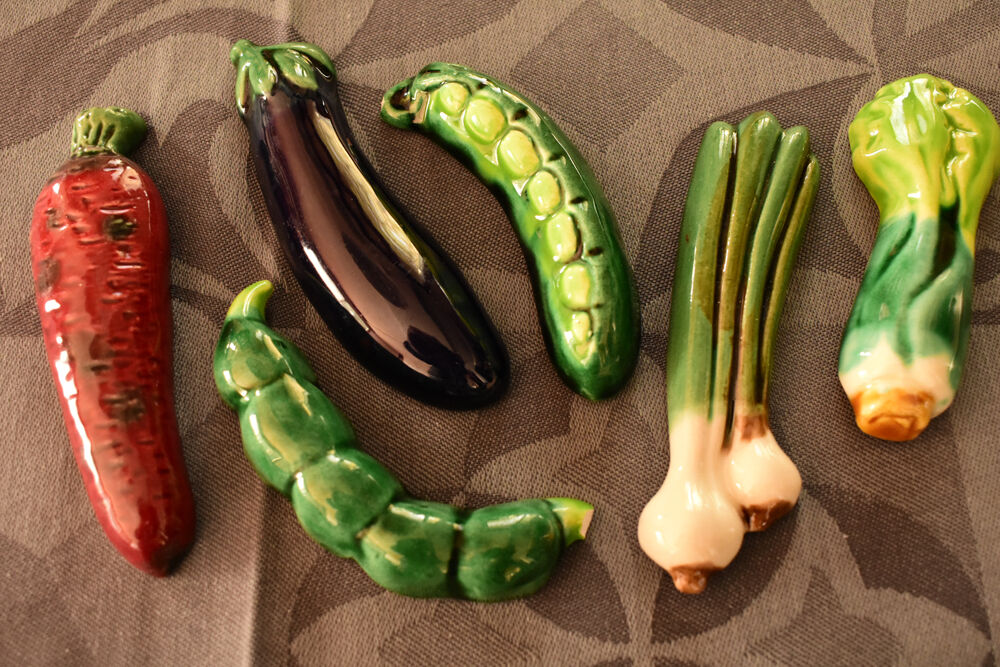 Ceramic knife holder 1960