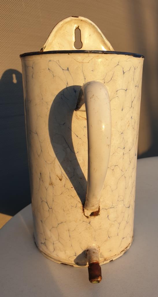 Pot washbasin wall mounted sheet metal enamelled