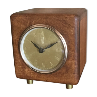 Horloge rétro en bois