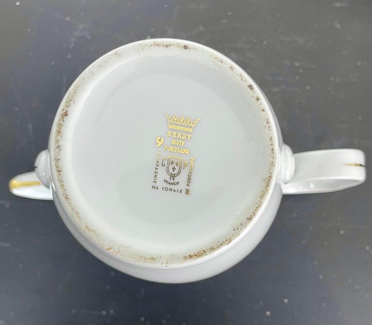 Porcelain coffee/tea service for 10 people