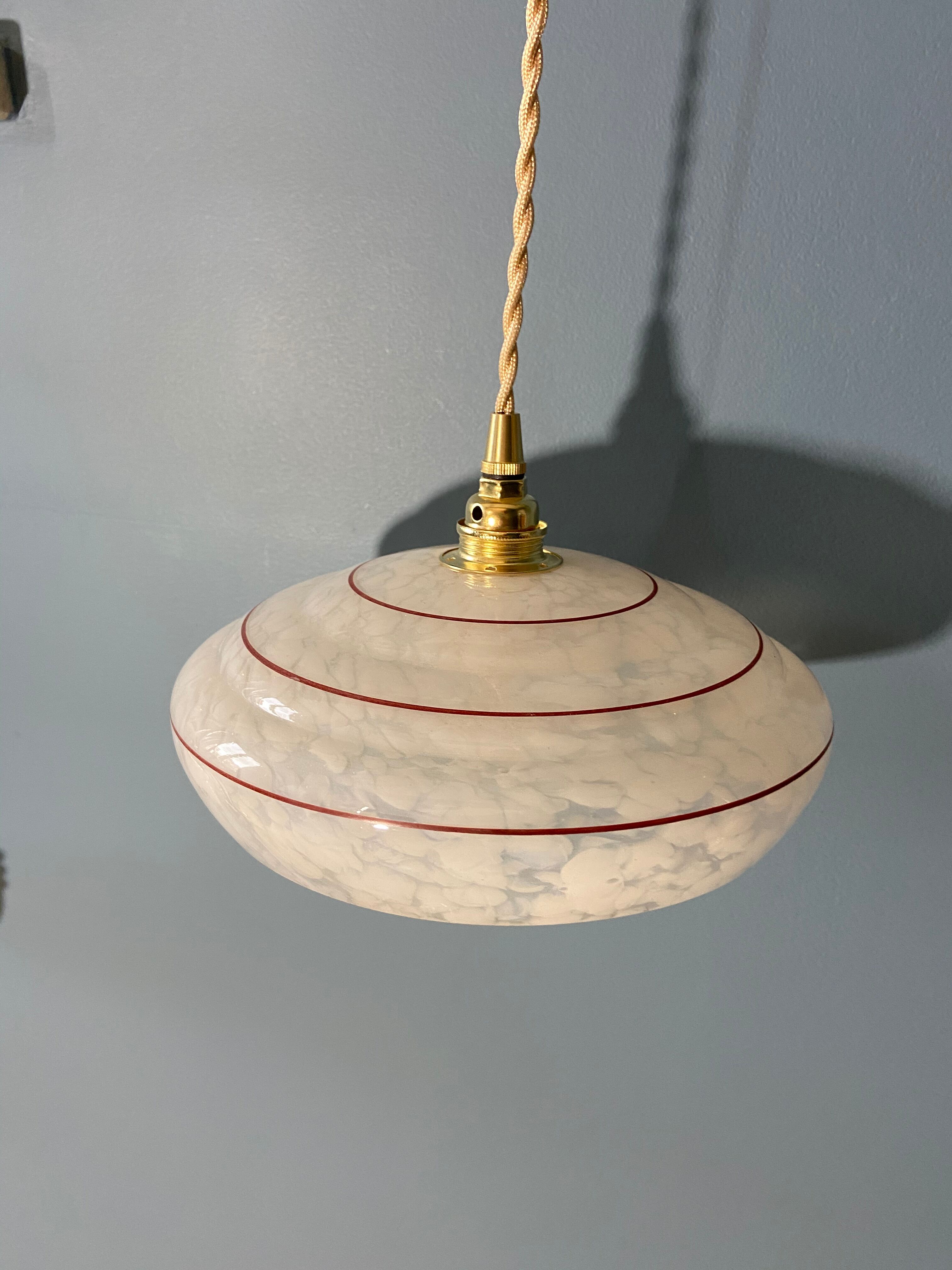 Suspension ou baladeuse globe en verre de Clichy 1950