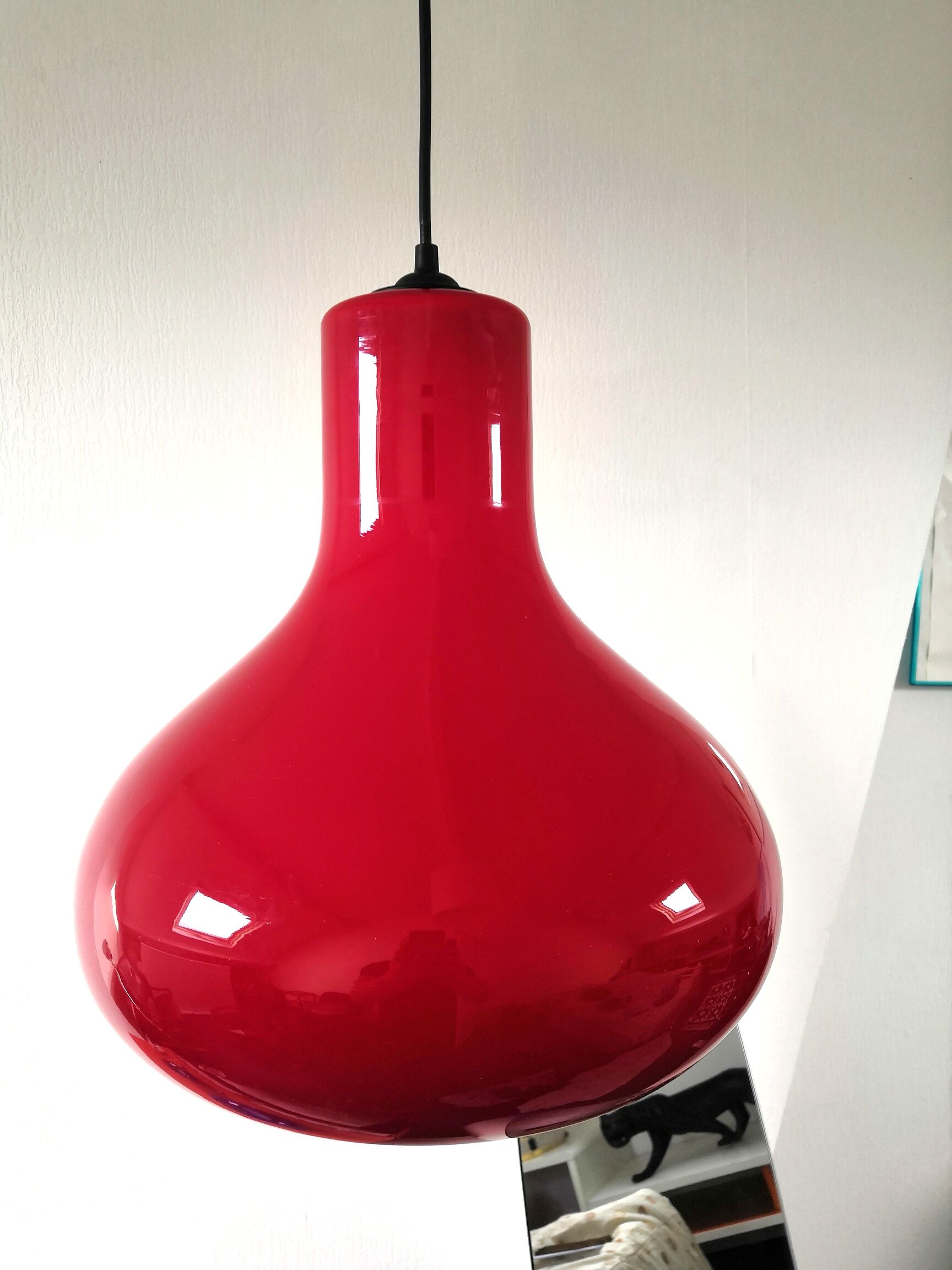 Suspension in red opaline design 70s