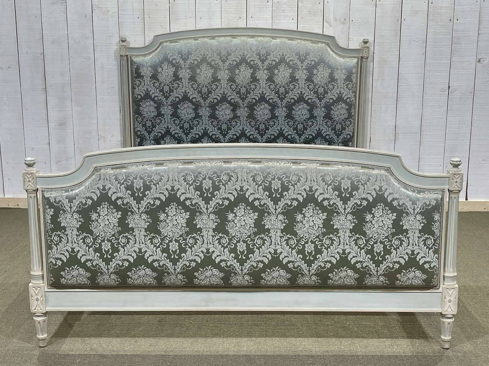 Louis XVI style bed in beech - 140x190 bedding