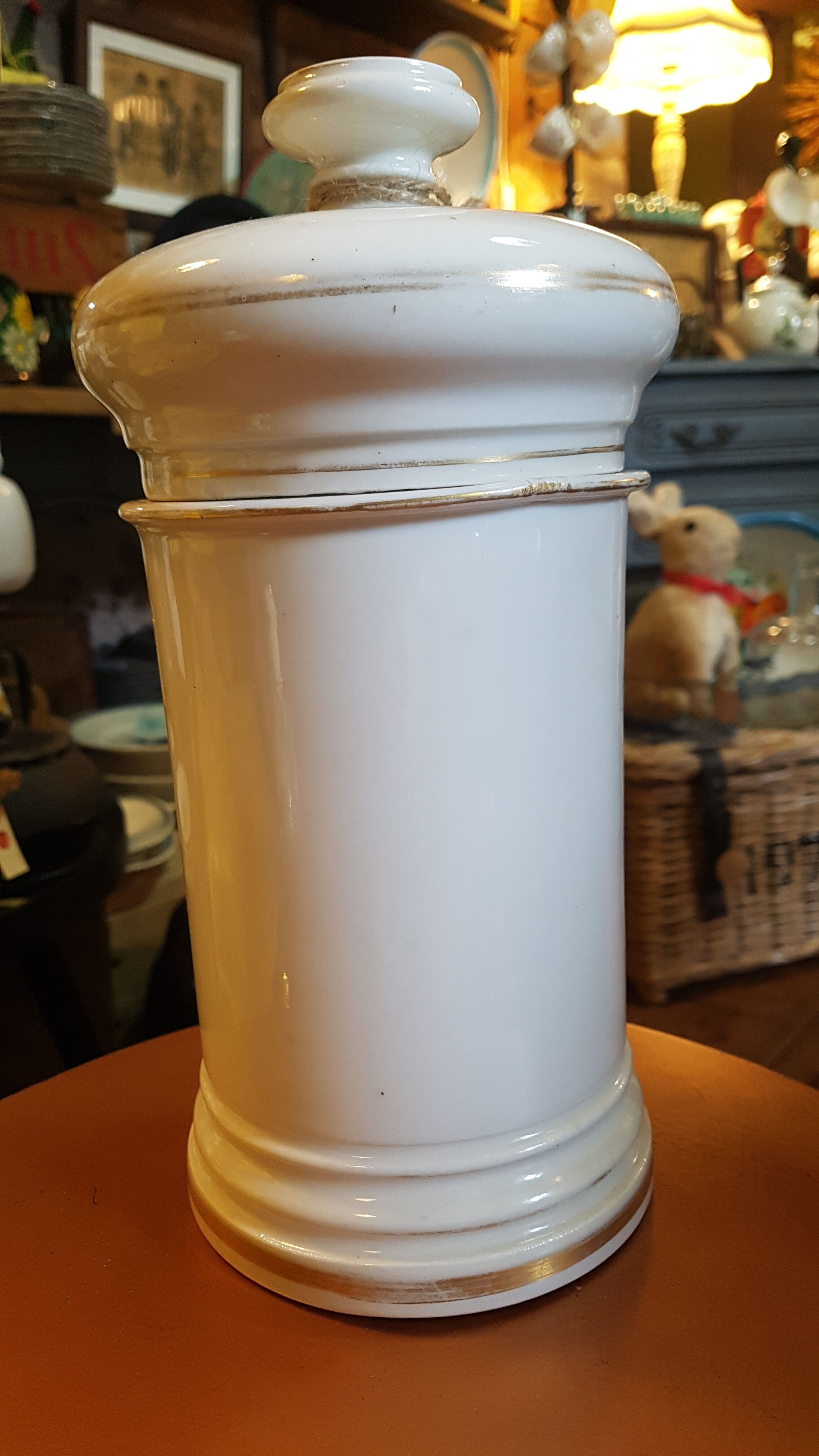 Pots old apothecary lot of 2