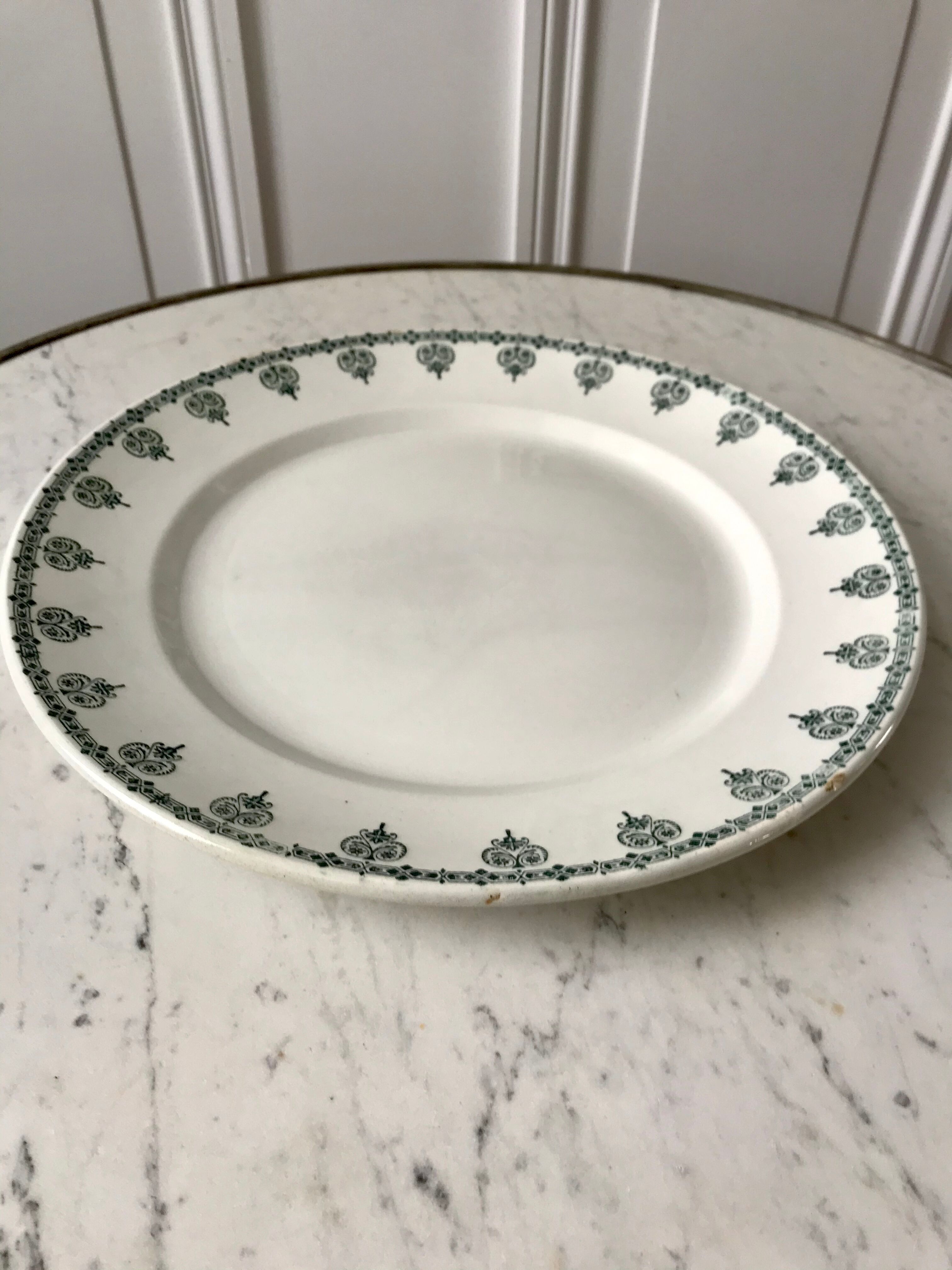 round dish Terre de Fer Saint-Amand late nineteenth century