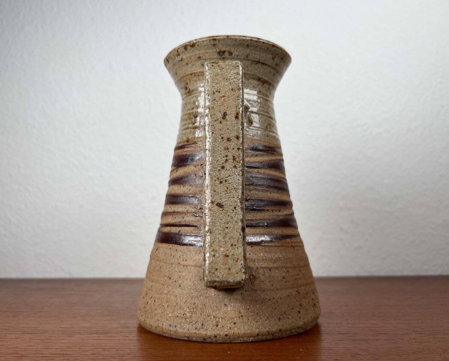 Danish modern studio pottery vase by Tue Poulsen for Tue Keramik, 1960.