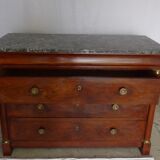 Commode à colonnes en noyer