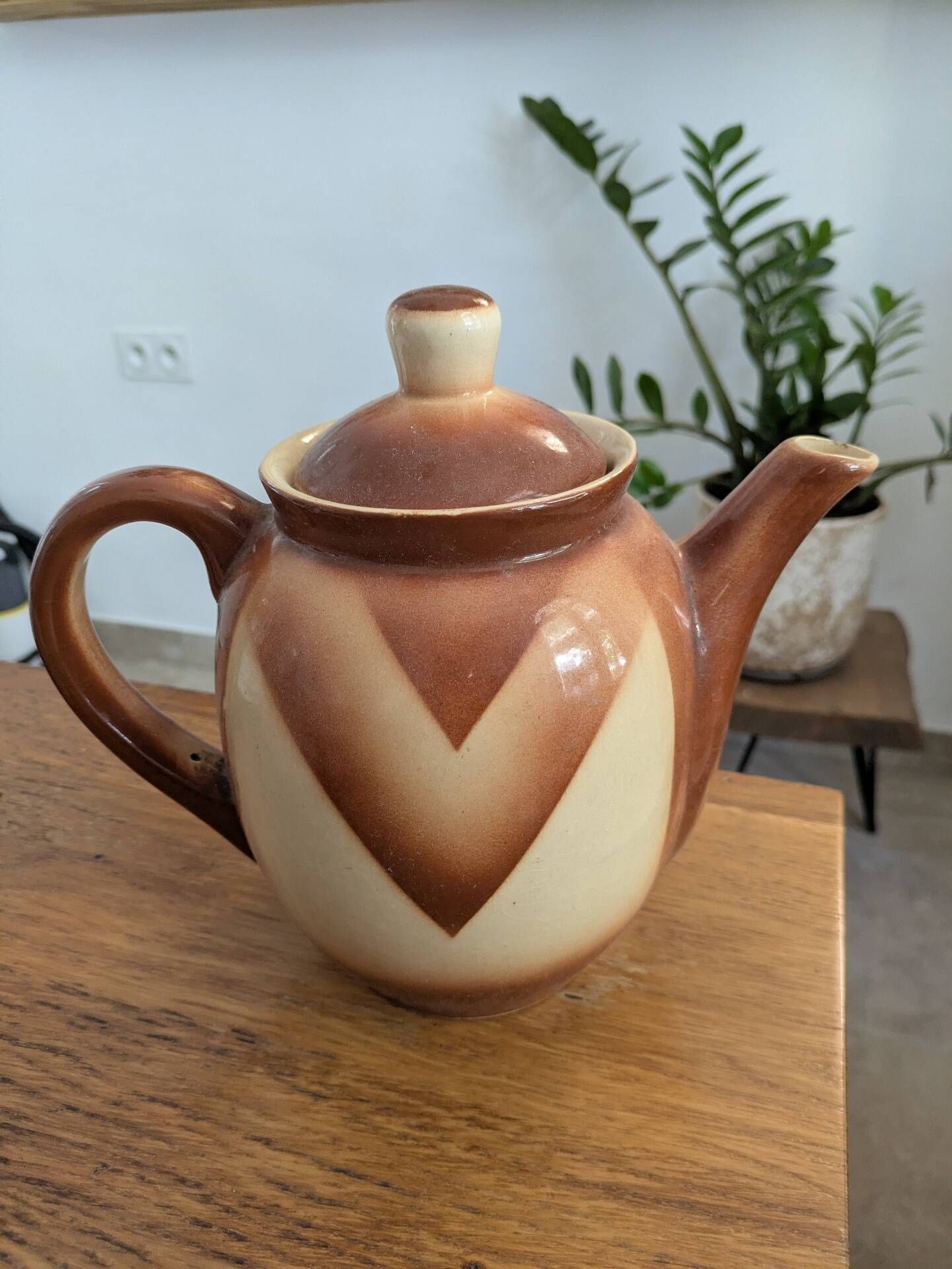 Vintage Art Deco teapot