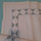 Nappe et serviettes brodés en lin
