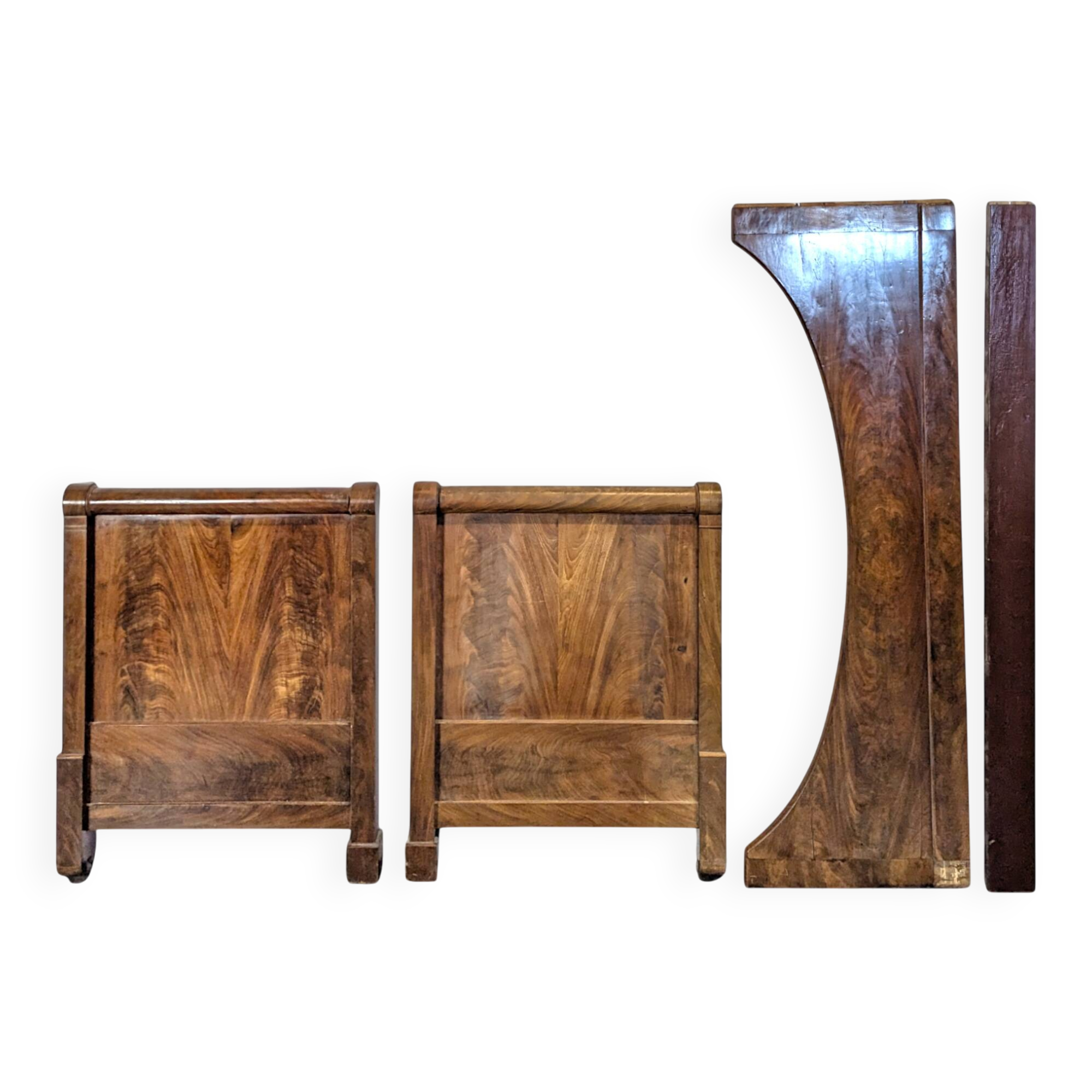 Restoration period daybed in flamed mahogany