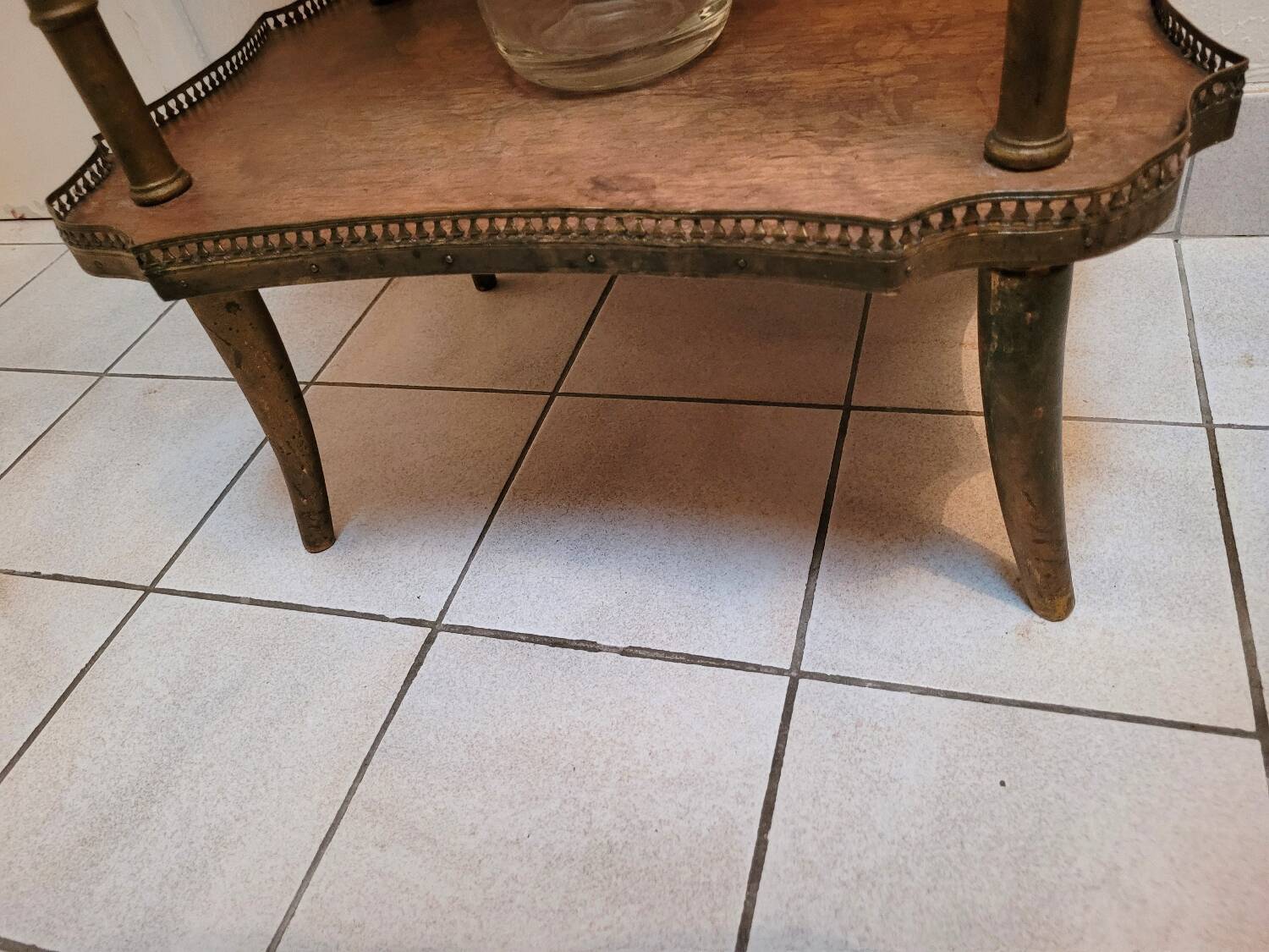 Pedestal table 1900