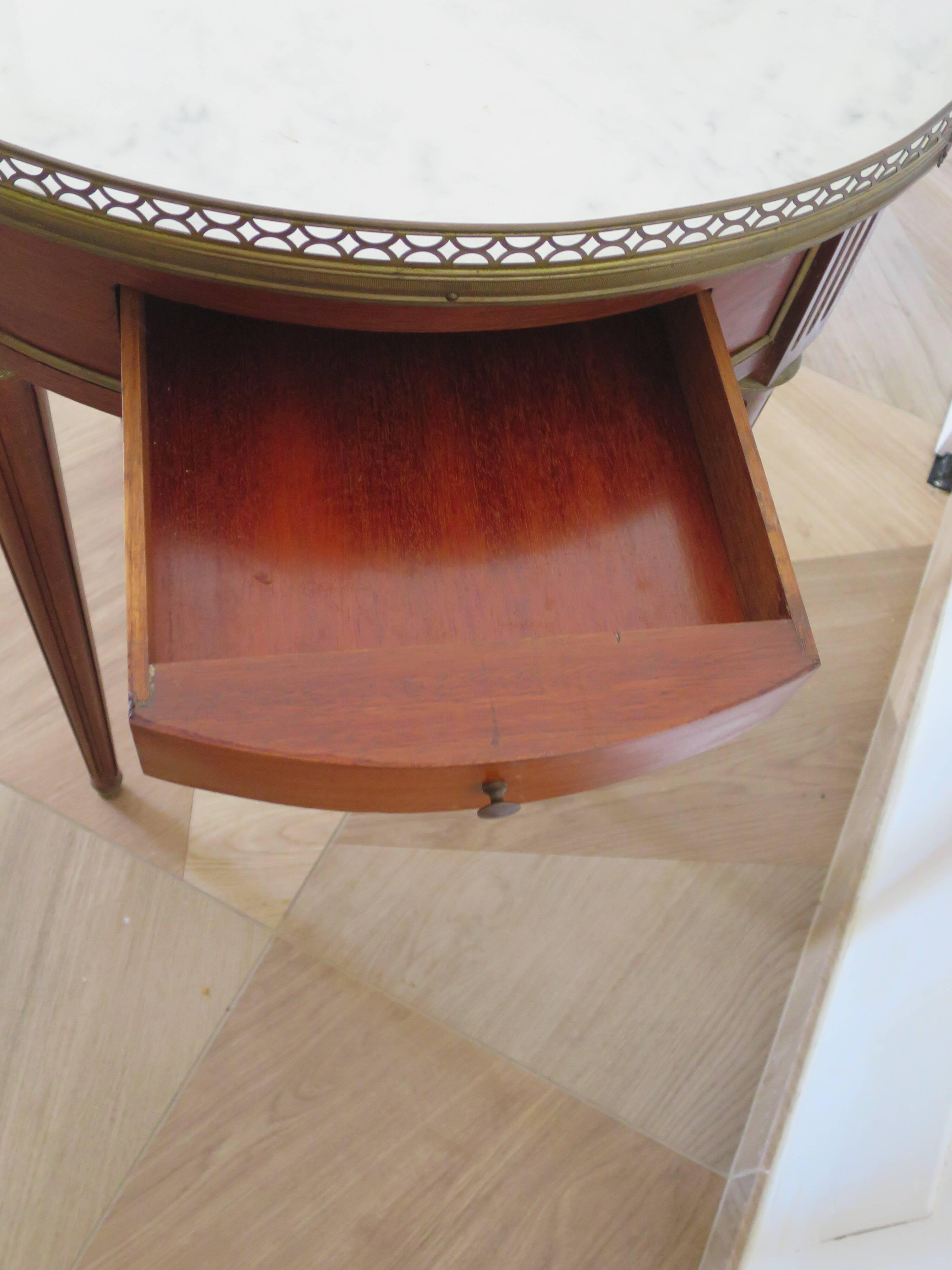 Bouillotte side table - mahogany veneer - white marble - Louis XVI - 1950