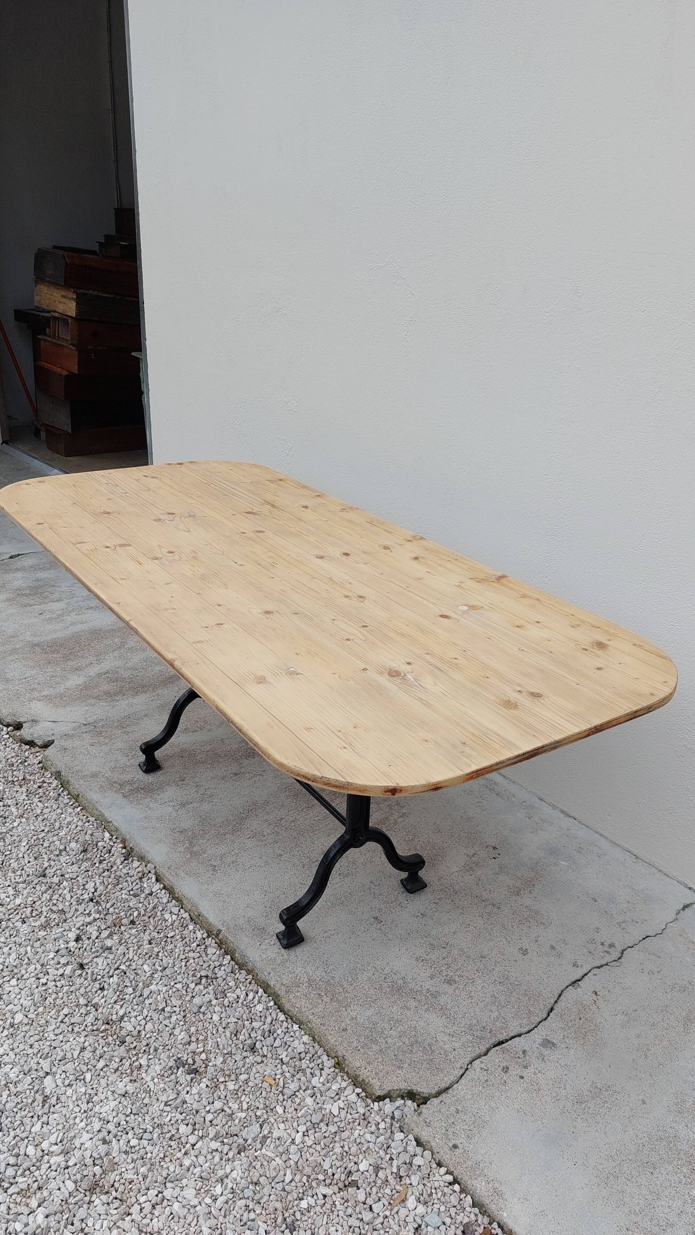 Table de restaurant bistrot en fonte -1m76