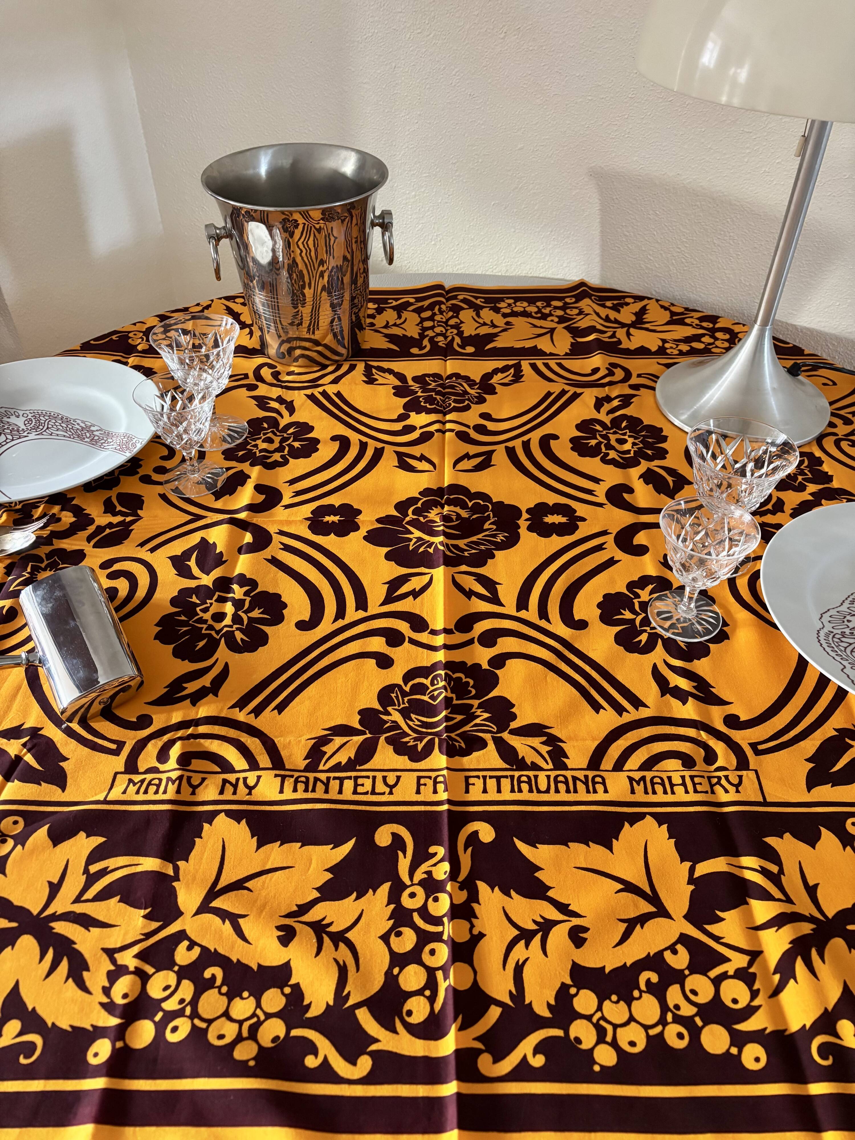 Nappe  tenture malgache vintage