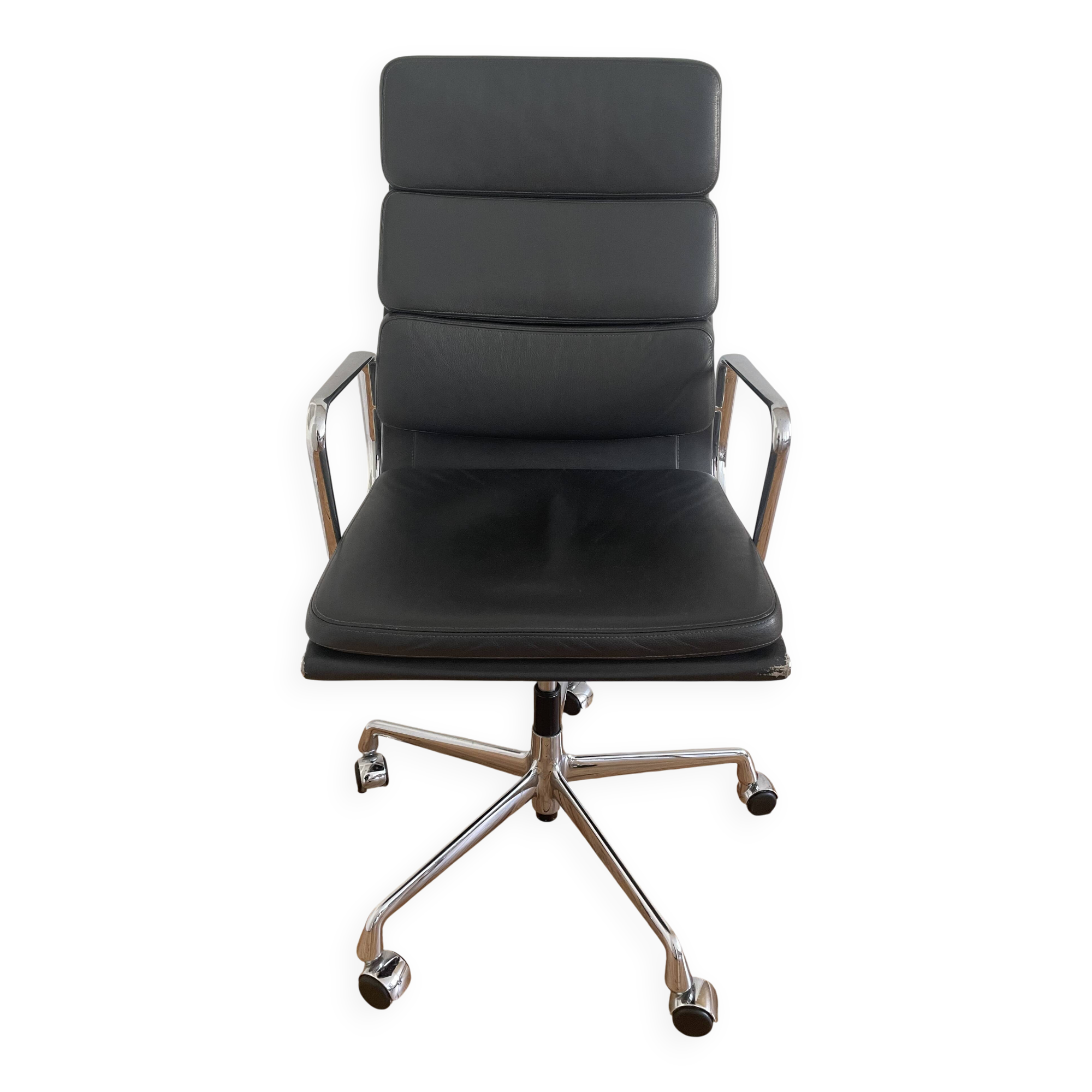 Fauteuil de bureau ea 219 soft pad eames chair by vitra